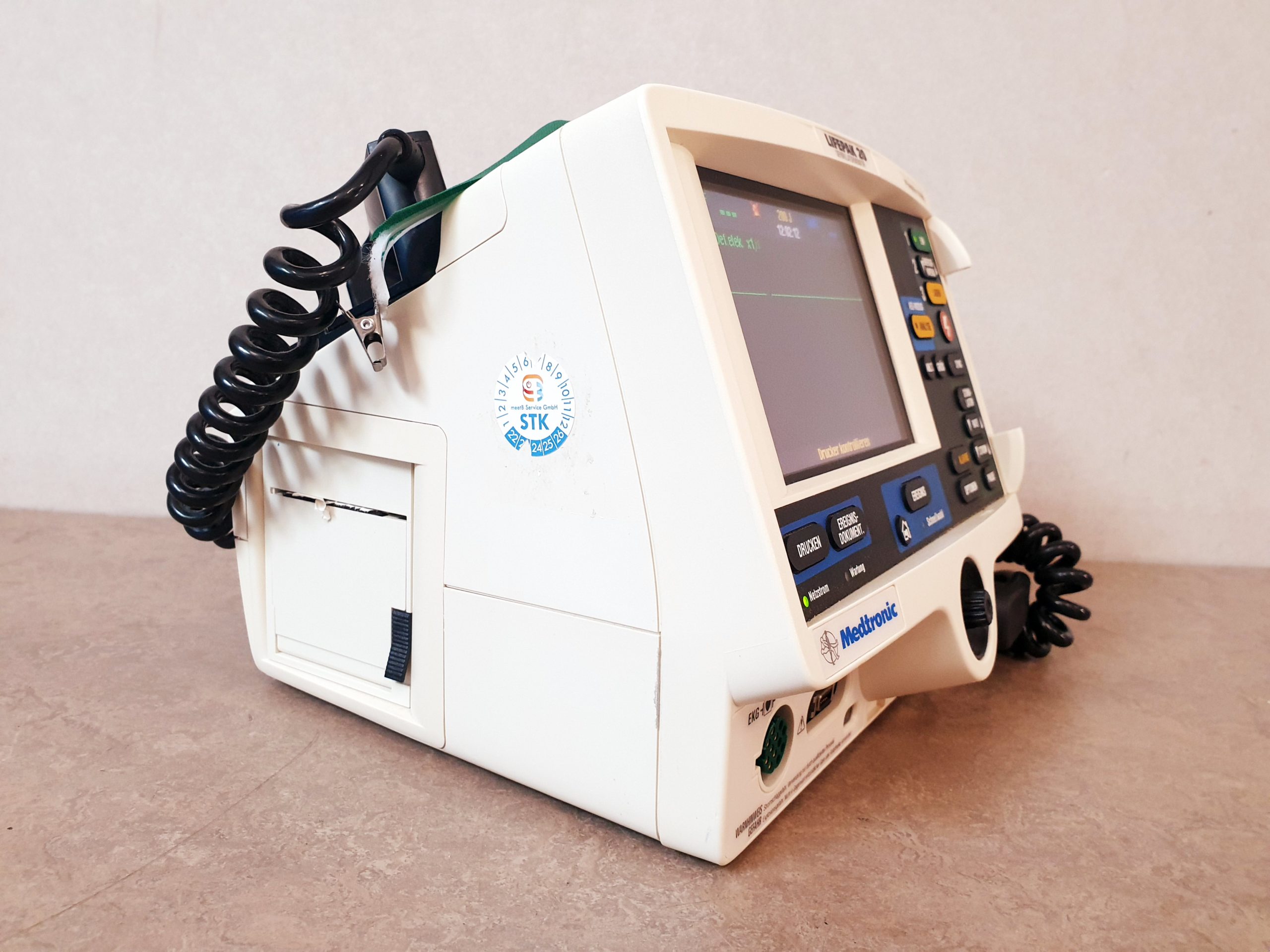 MEDTRONIC Lifepak 20 Defibrillator- thumbnail 3