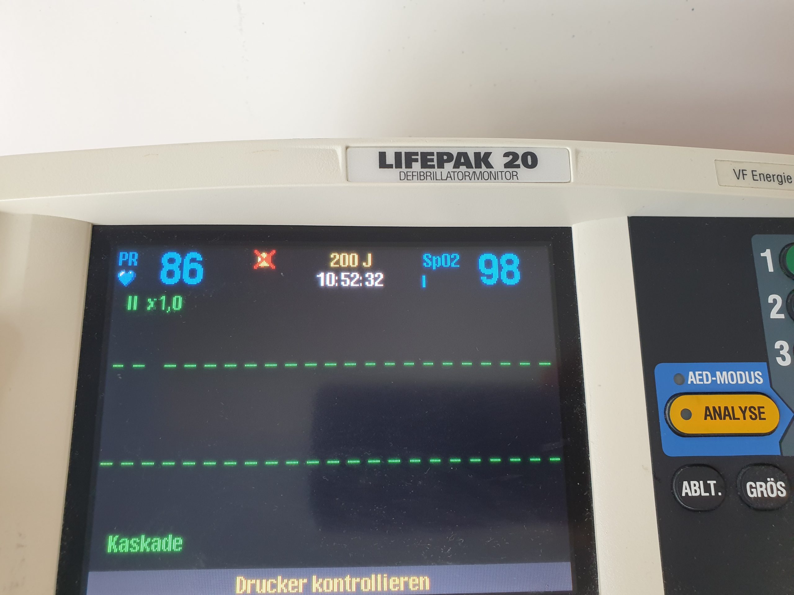 MEDTRONIC Lifepak 20 Defibrillator mit Zubehör– thumbnail 4
