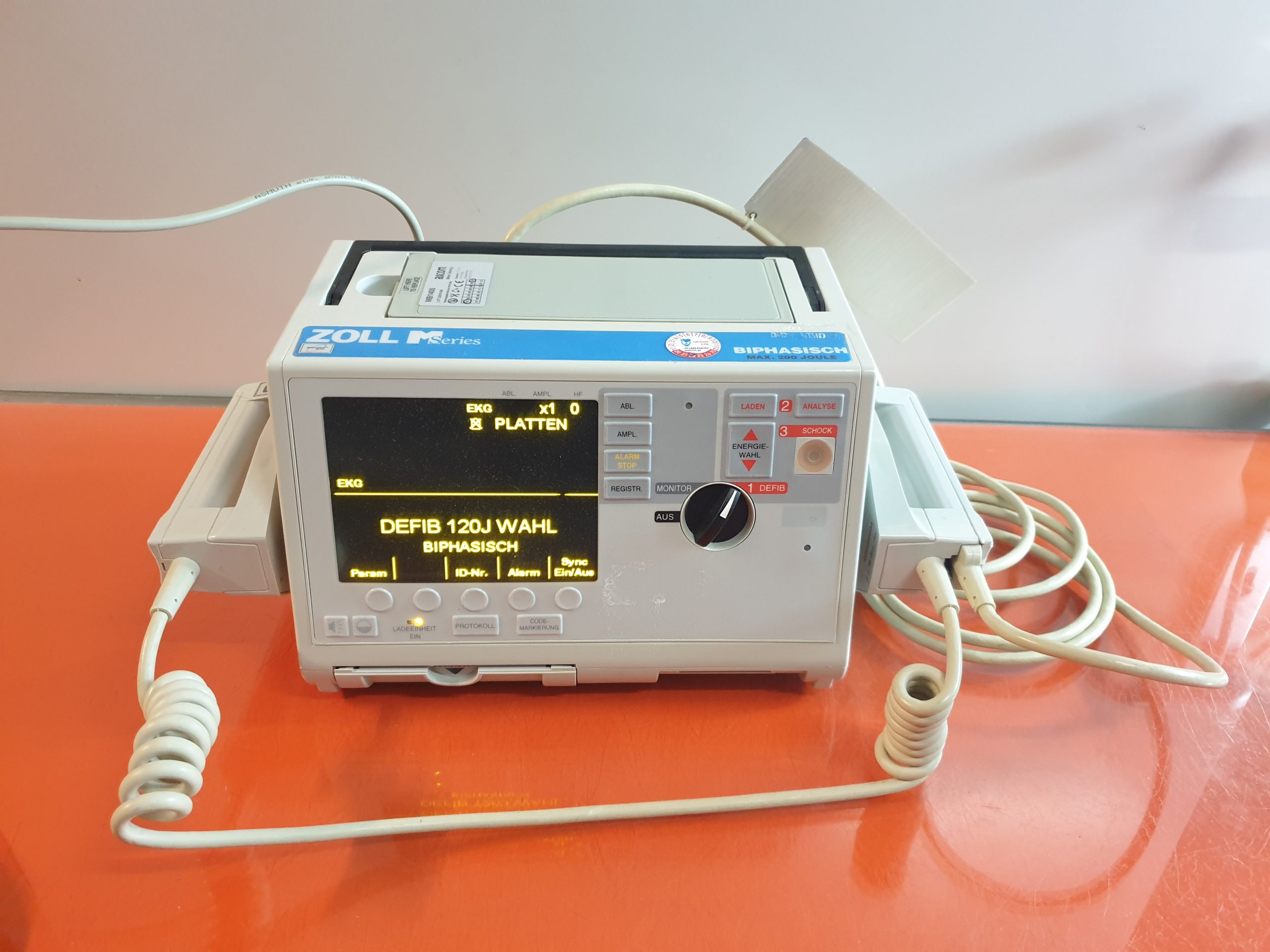 Zoll M Series Defibrillator Biphasisch mit EKG Ableitungskabel thumbnail 2