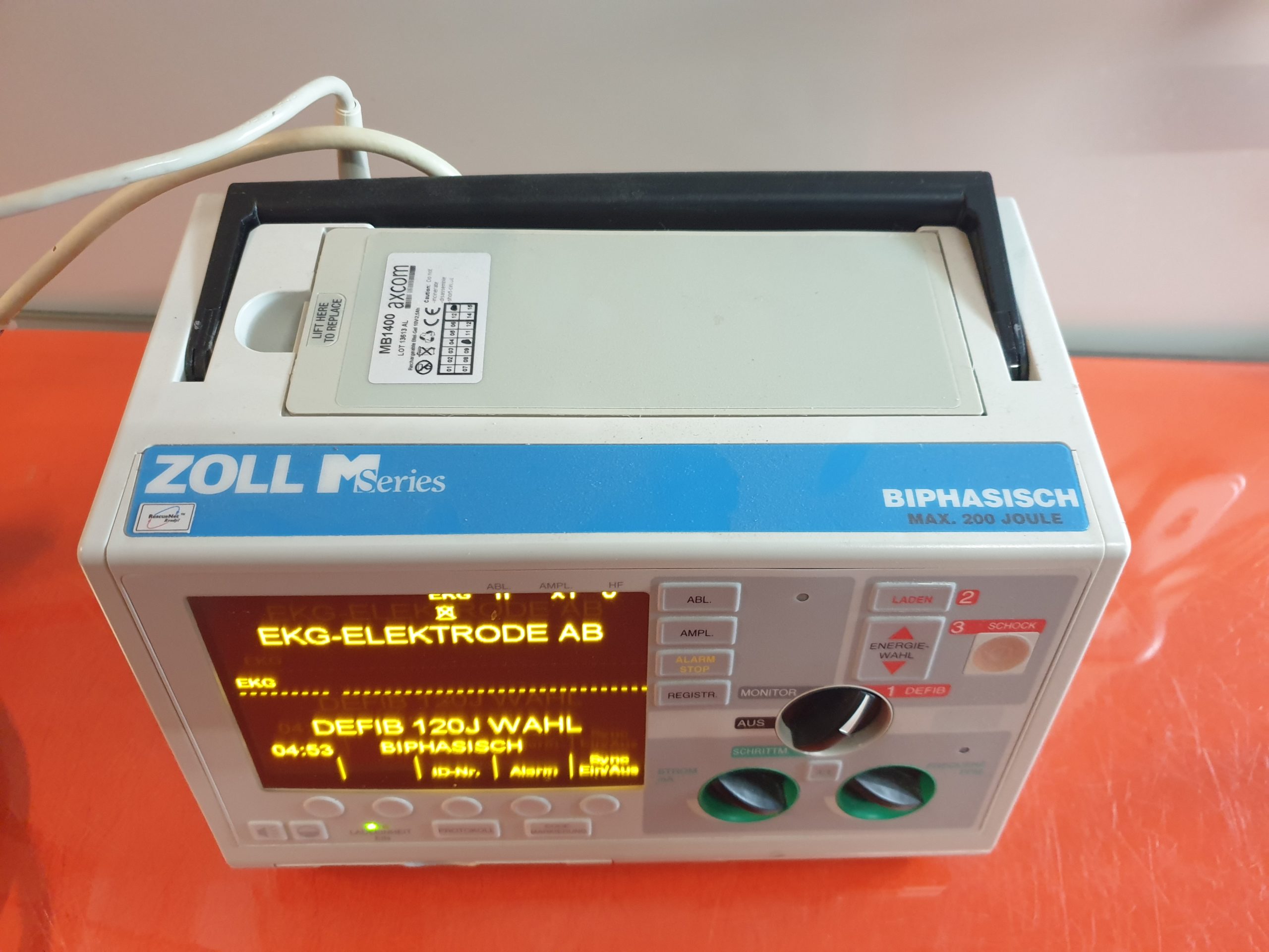 Zoll M Series Defibrillator Biphasisch mit EKG Ableitungskabel —- thumbnail 3