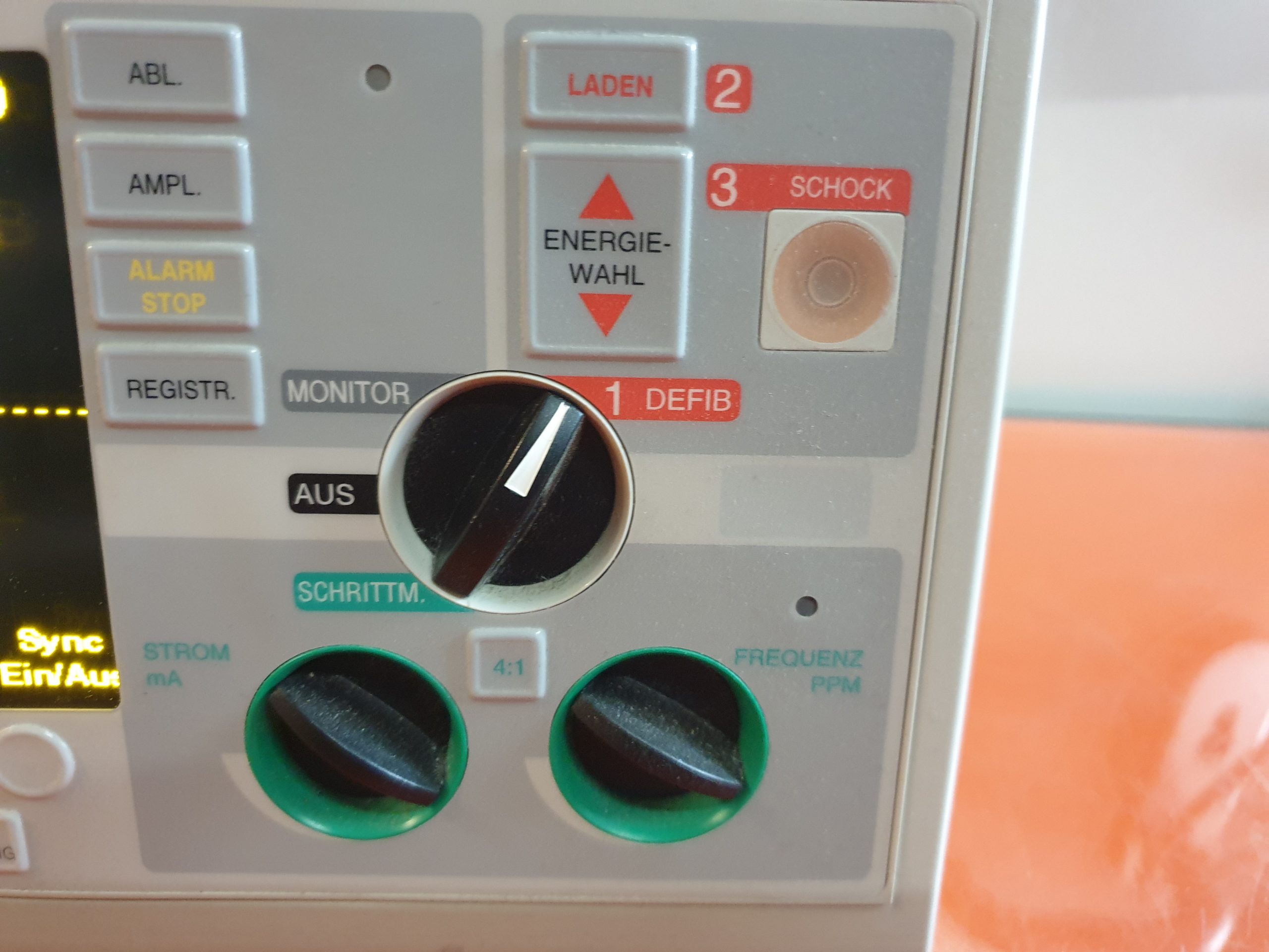 Zoll M Series Defibrillator Biphasisch mit EKG Ableitungskabel —- thumbnail 4
