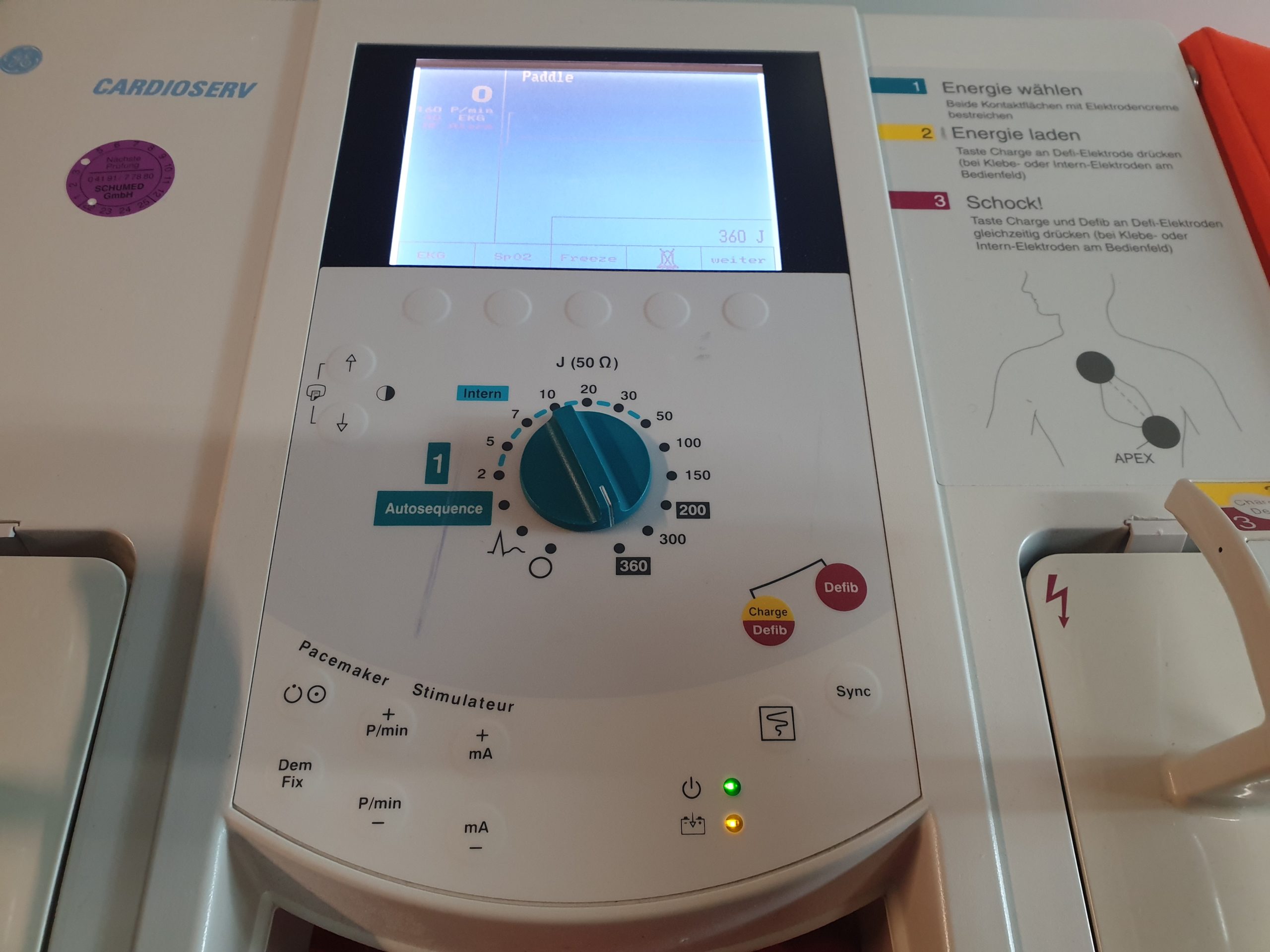 GE Hellige Cardioserv Defibrillator + EKG Ableitungskabel + SpO2 Fingersensor thumbnail 3