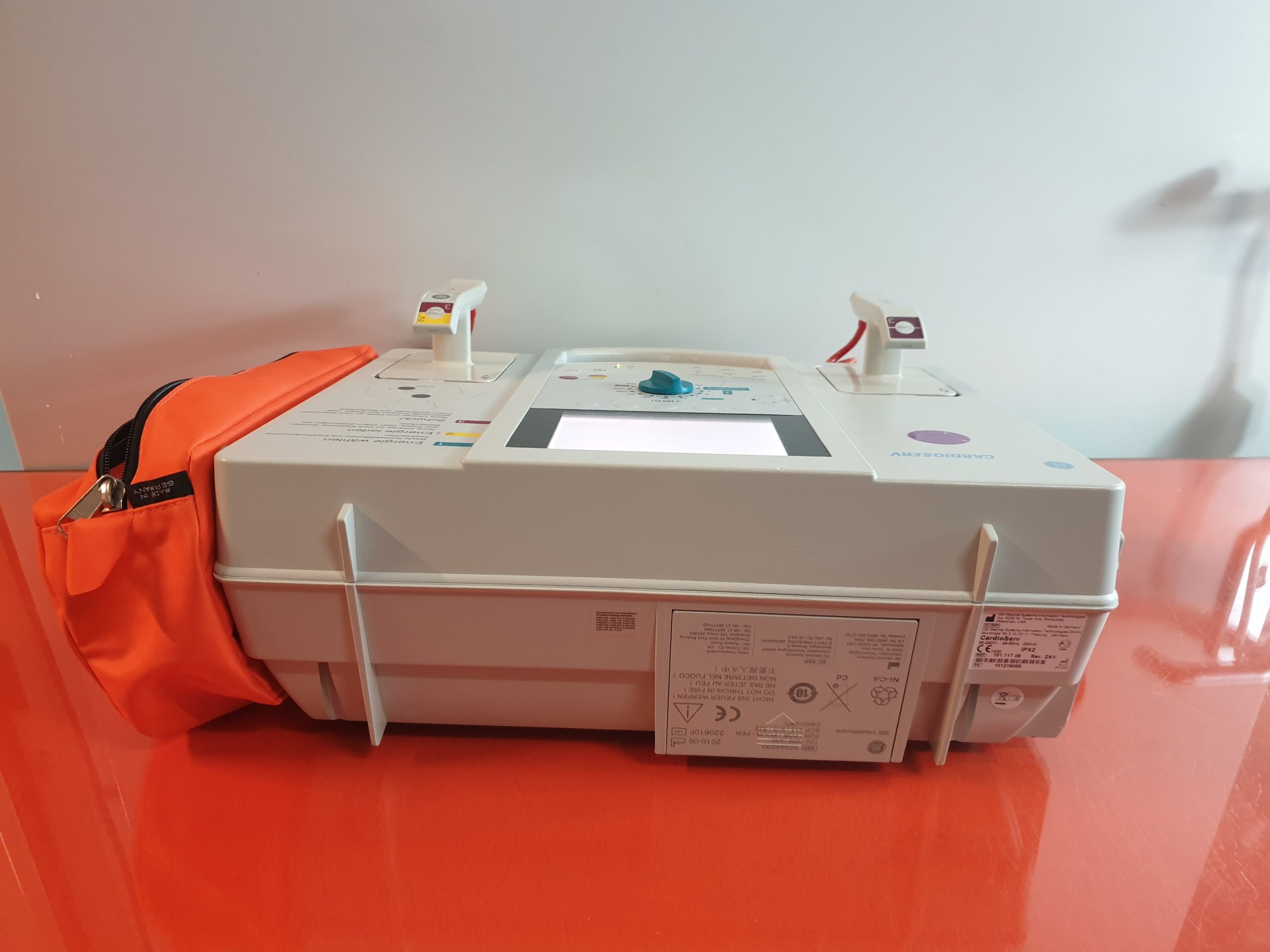 GE Hellige Cardioserv Defibrillator + EKG Ableitungskabel + SpO2 Fingersensor thumbnail 8