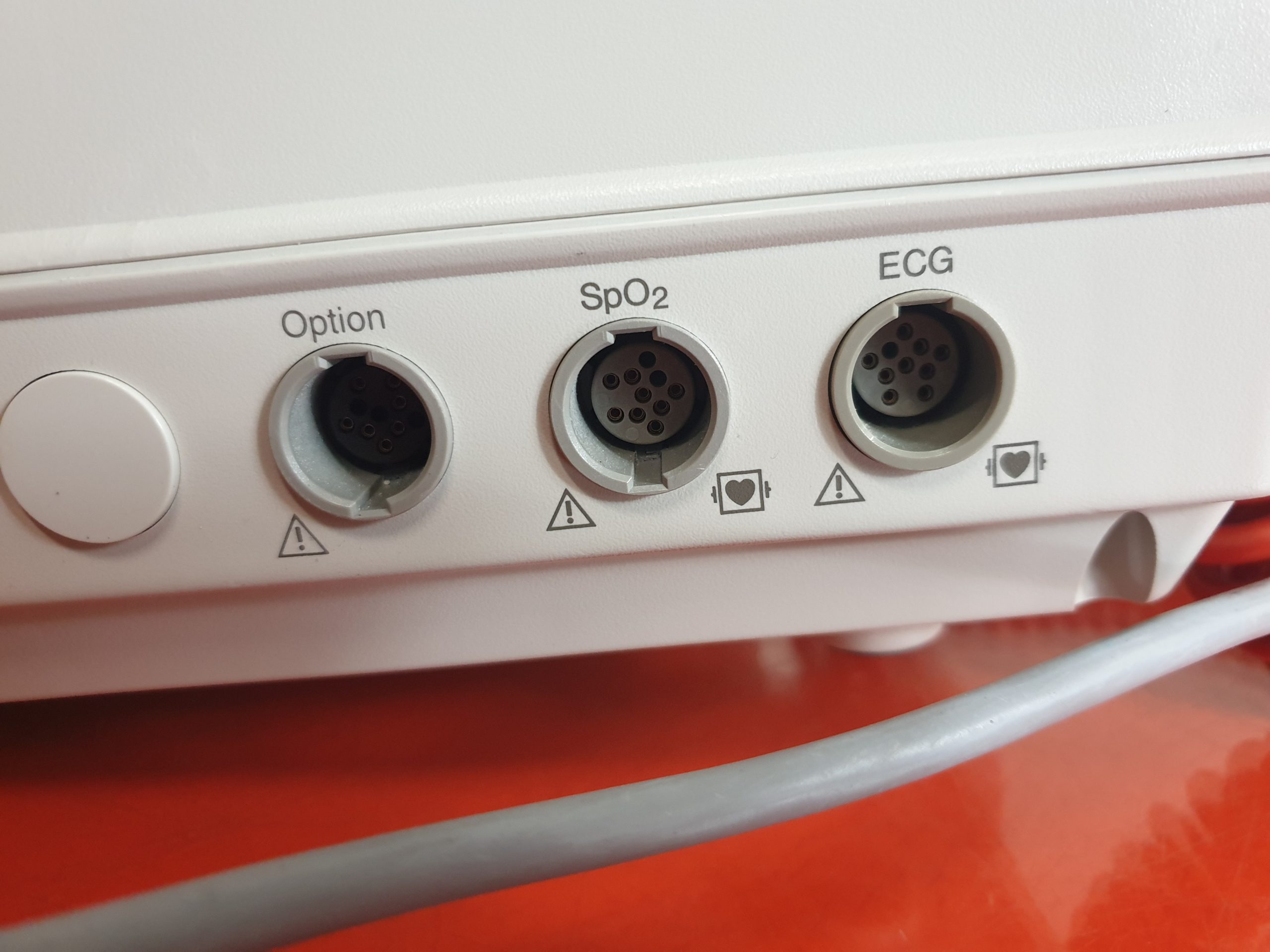 GE Hellige Cardioserv Defibrillator + EKG Ableitungskabel + SpO2 Fingersensor thumbnail 9