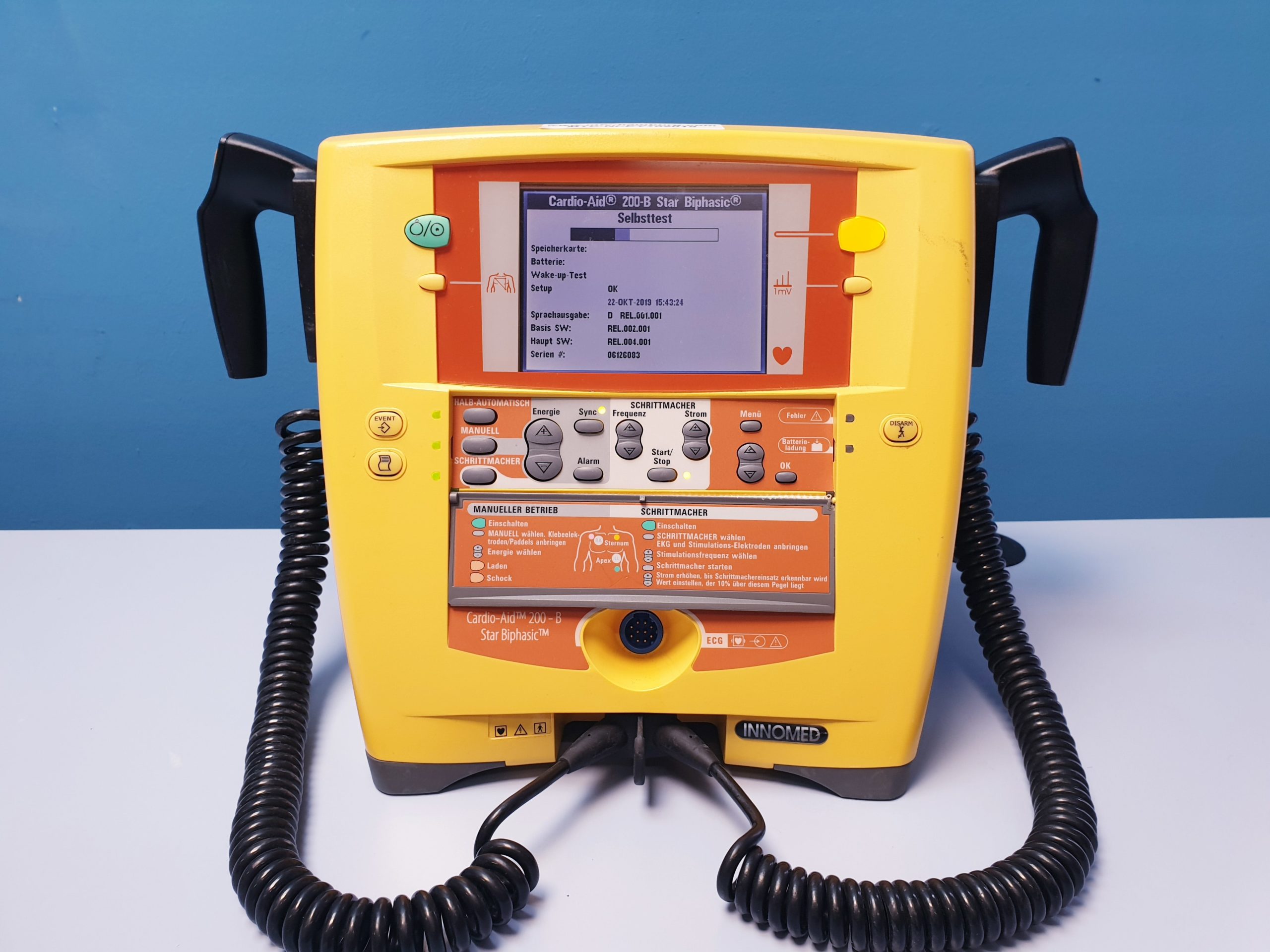 INNOMED Cardio Aid 200B Defibrillator Ohne AKKUS — image 1 of 8