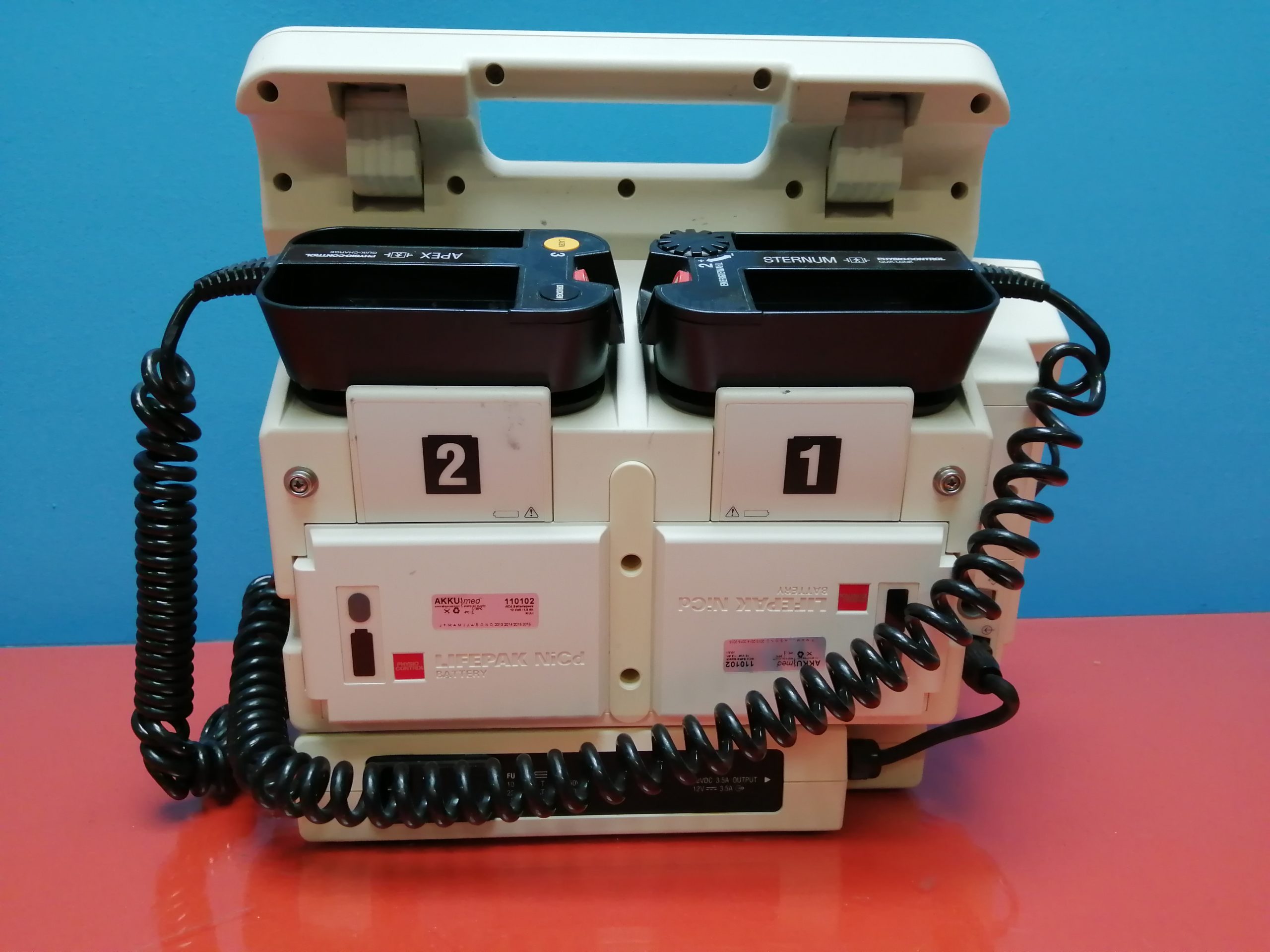 Physio-Control Lifepak 12 Defibrillator thumbnail 4