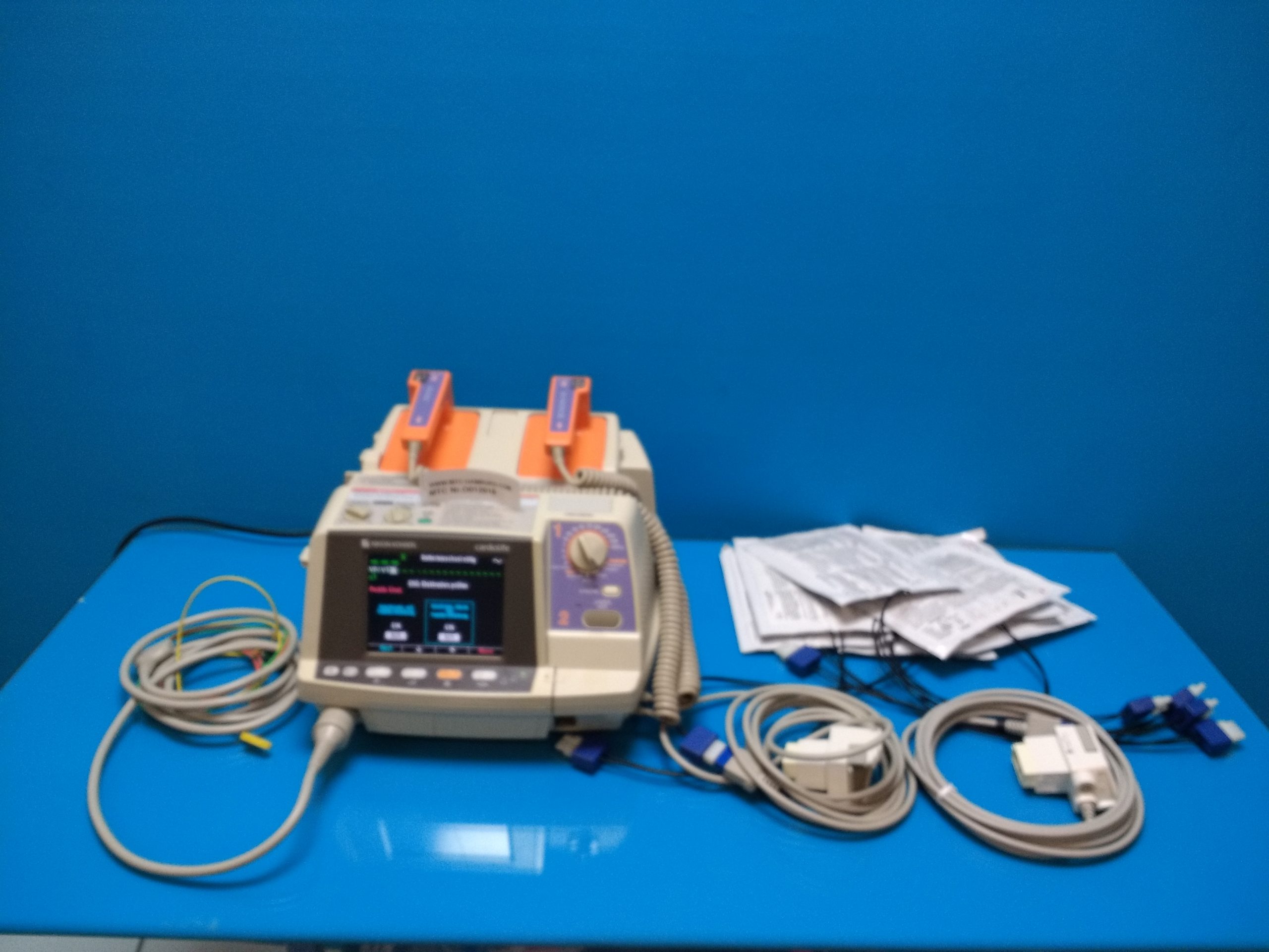 Nihon kohden Cardiolife TEC-7631K Defibrilator — image 1 of 2