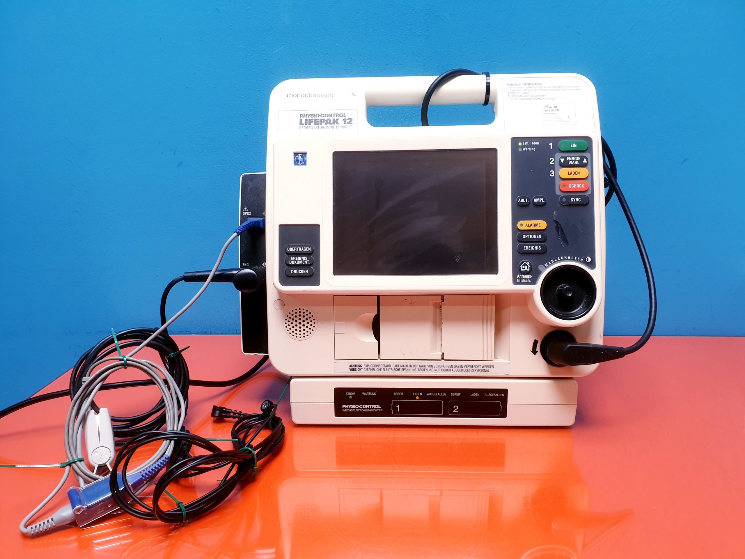 Physio Control Lifepak 12, biphasischer Defibrillator — image 1 of 5