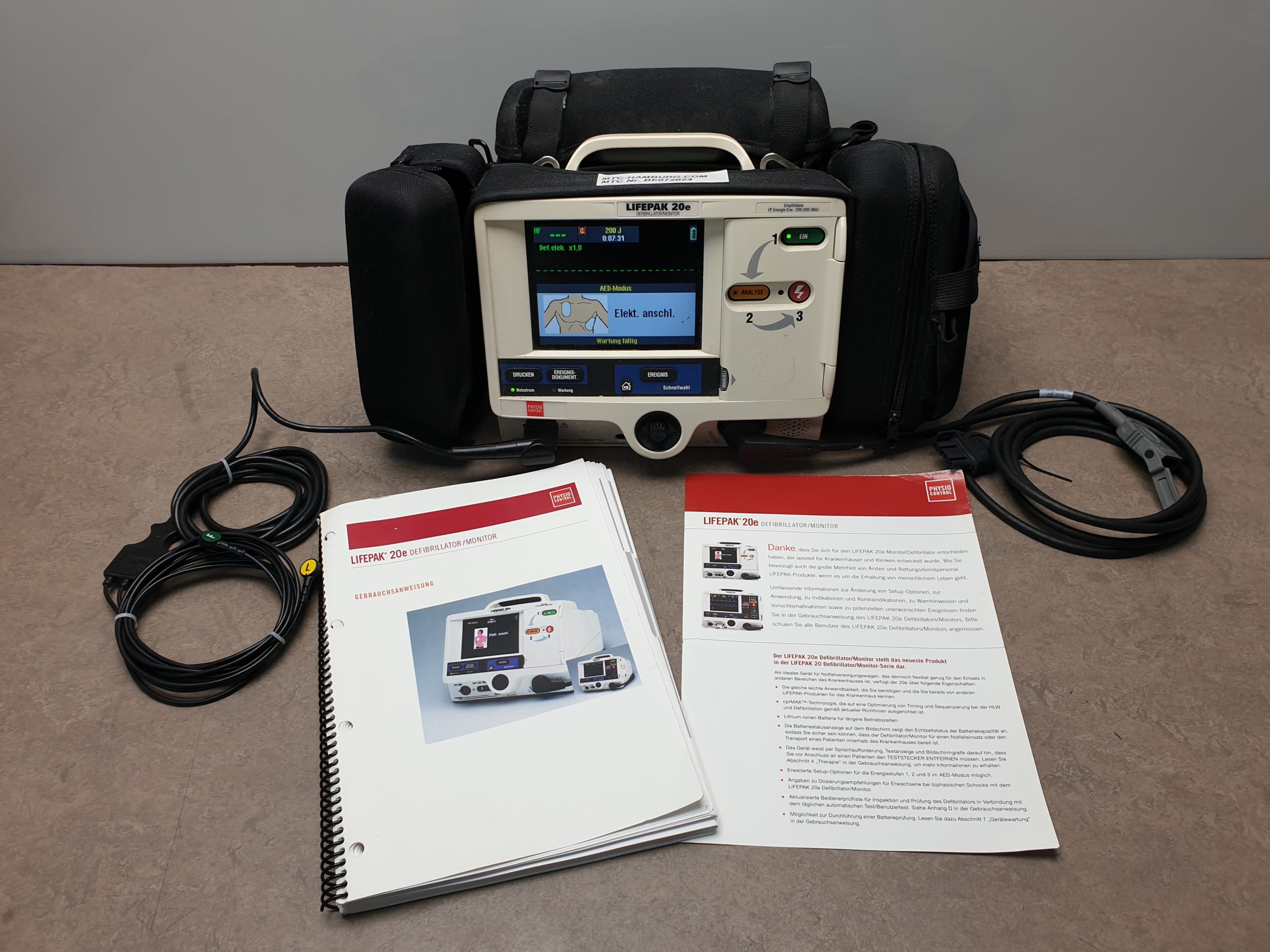 Medtronic LIFEPAK 20e Defi Defibrillator — image 1 of 10