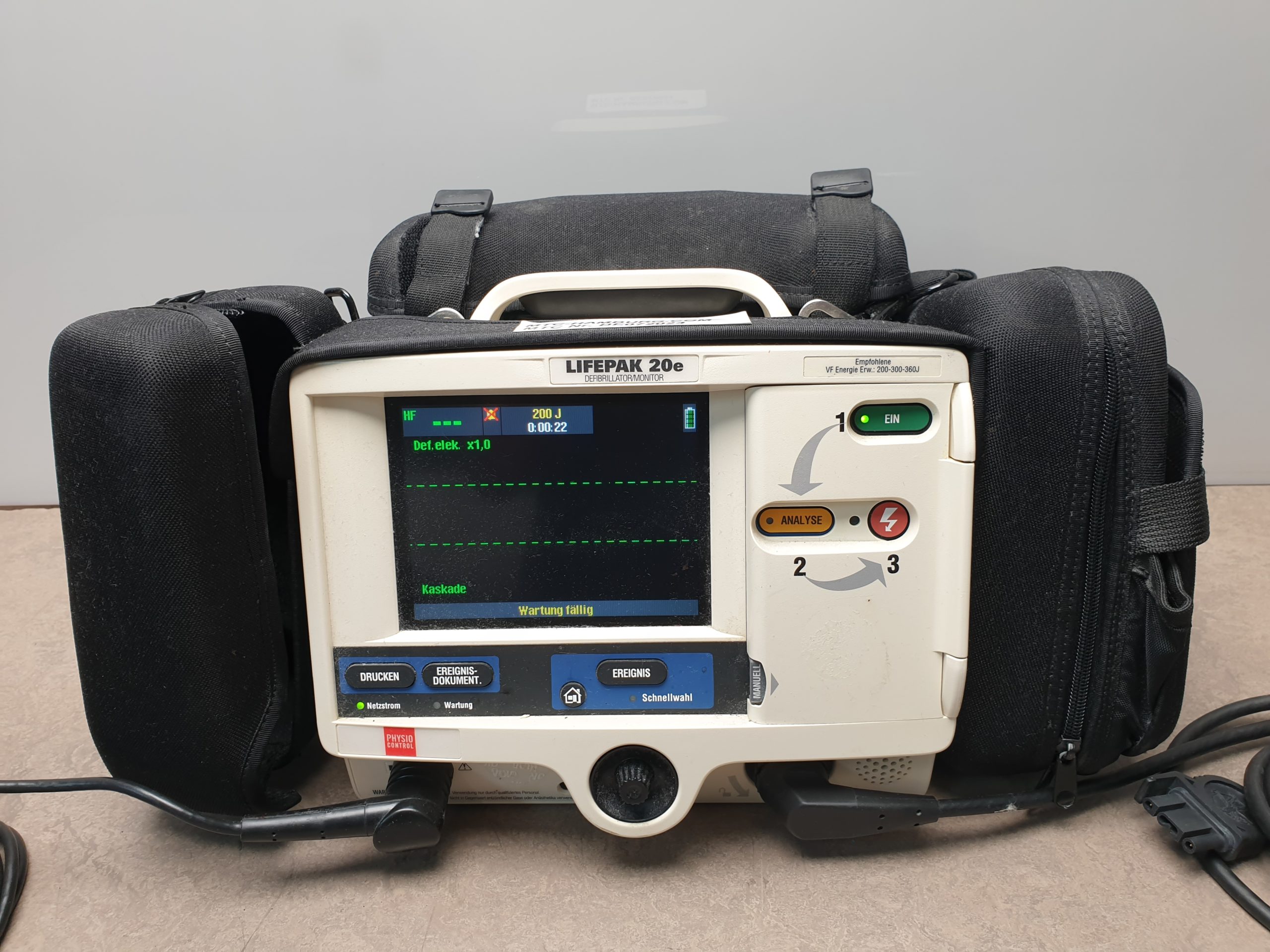 Medtronic LIFEPAK 20e Defi Defibrillator thumbnail 3