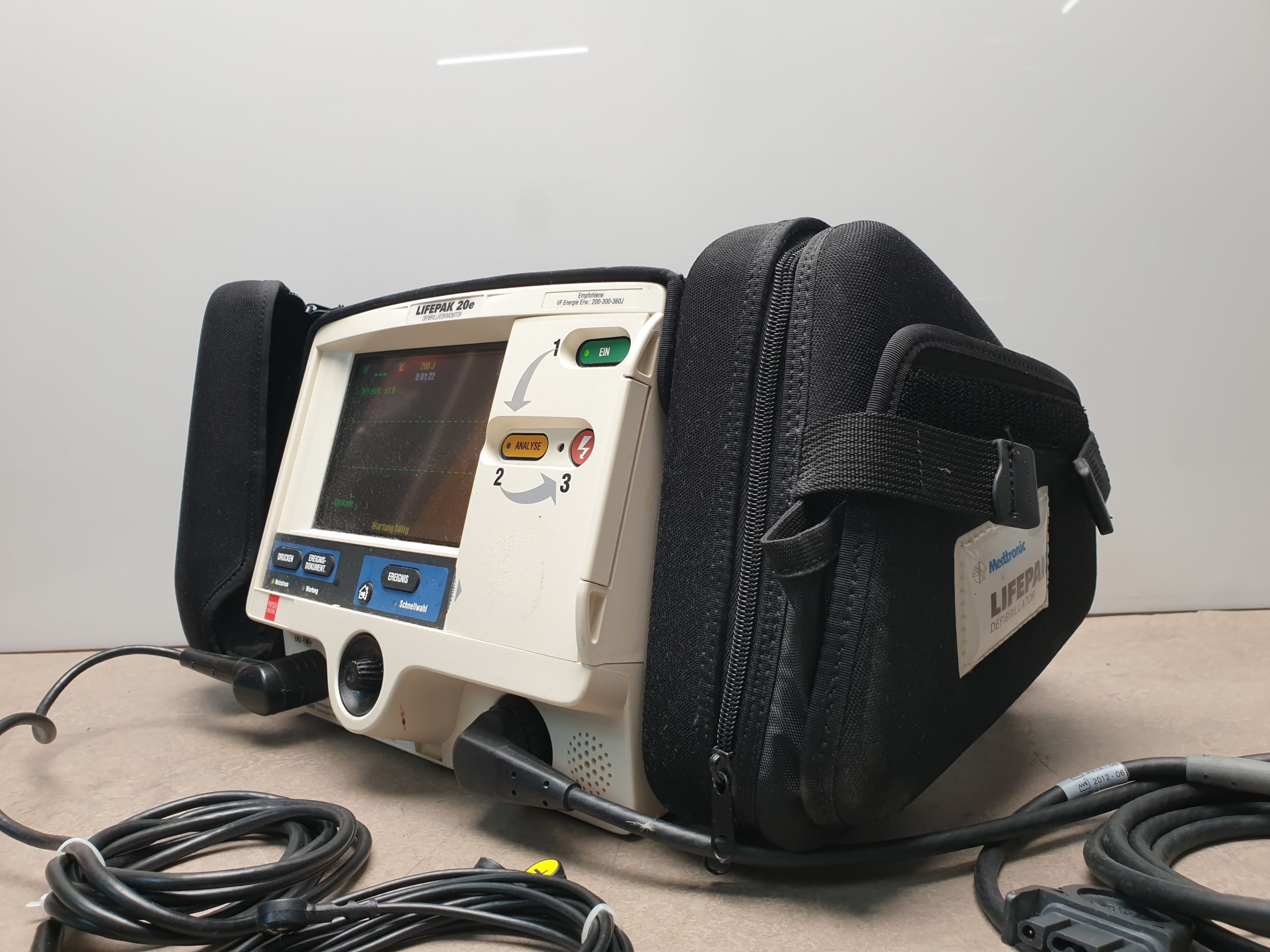 Medtronic LIFEPAK 20e Defi Defibrillator thumbnail 6
