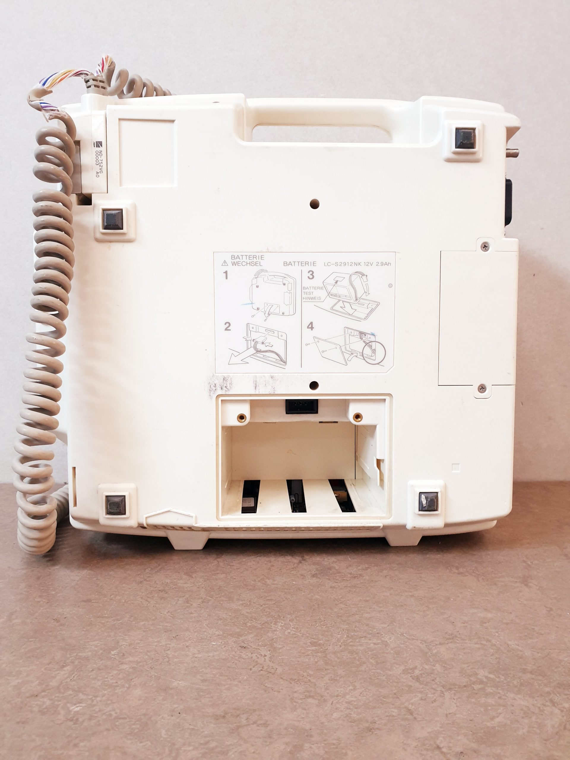 Nihon kOHDEN CardioLife TEC-7531G Defi Defibrilator thumbnail 4