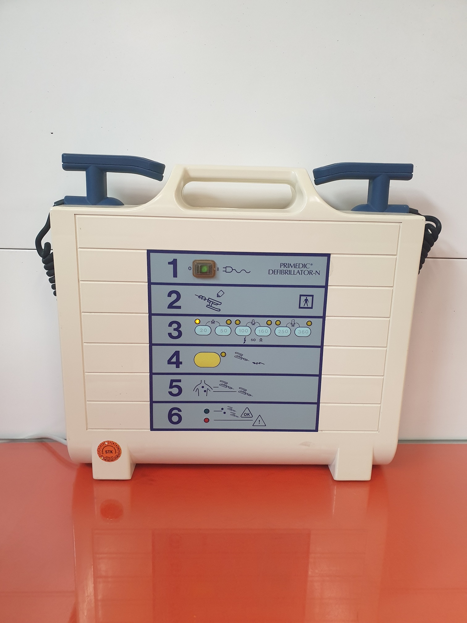 PRIMEDIC Defibrilator-N M100 Defi — image 1 of 6