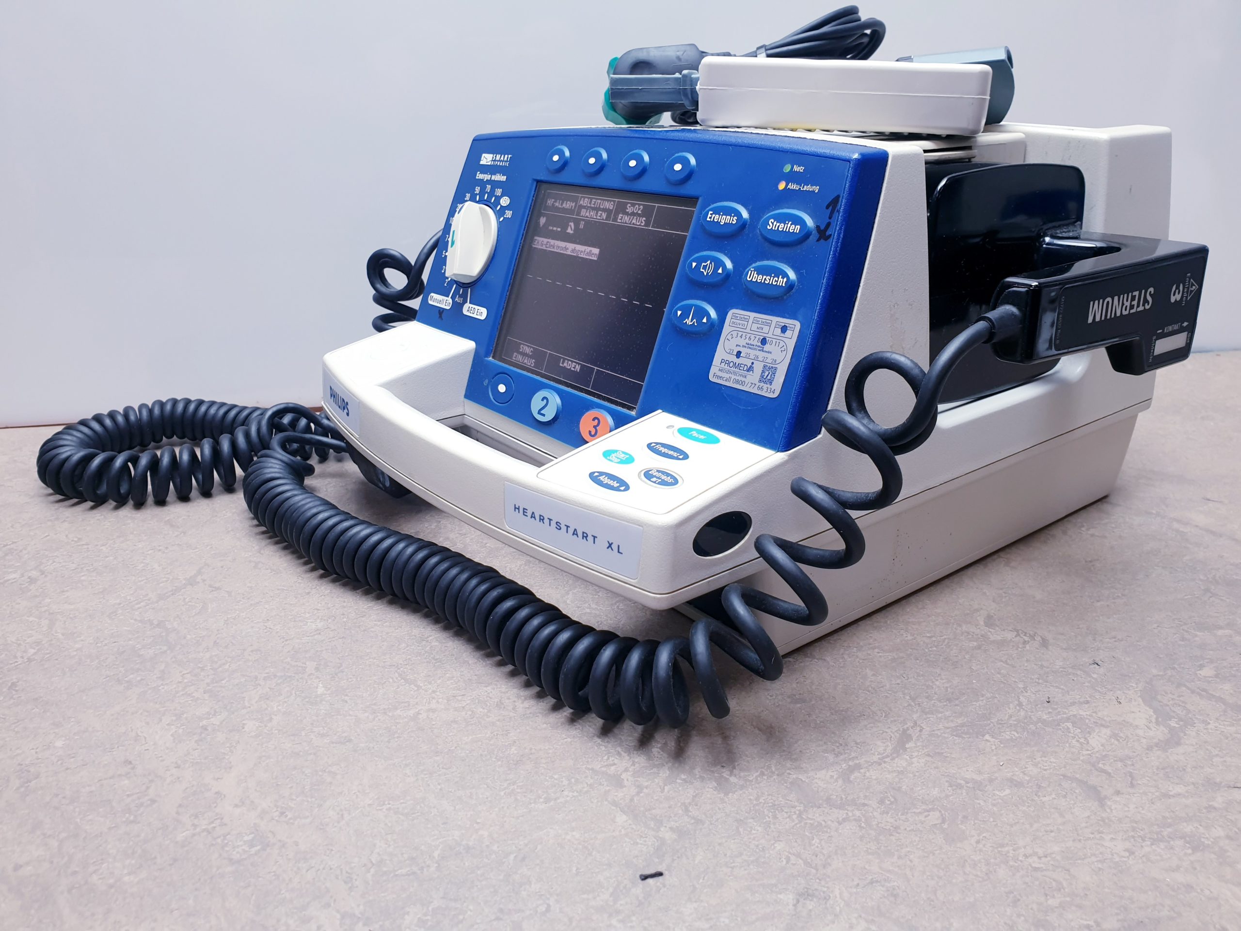 Philips Heartstart XL Biphasic Defibrillator with ECG Monitoring thumbnail 7