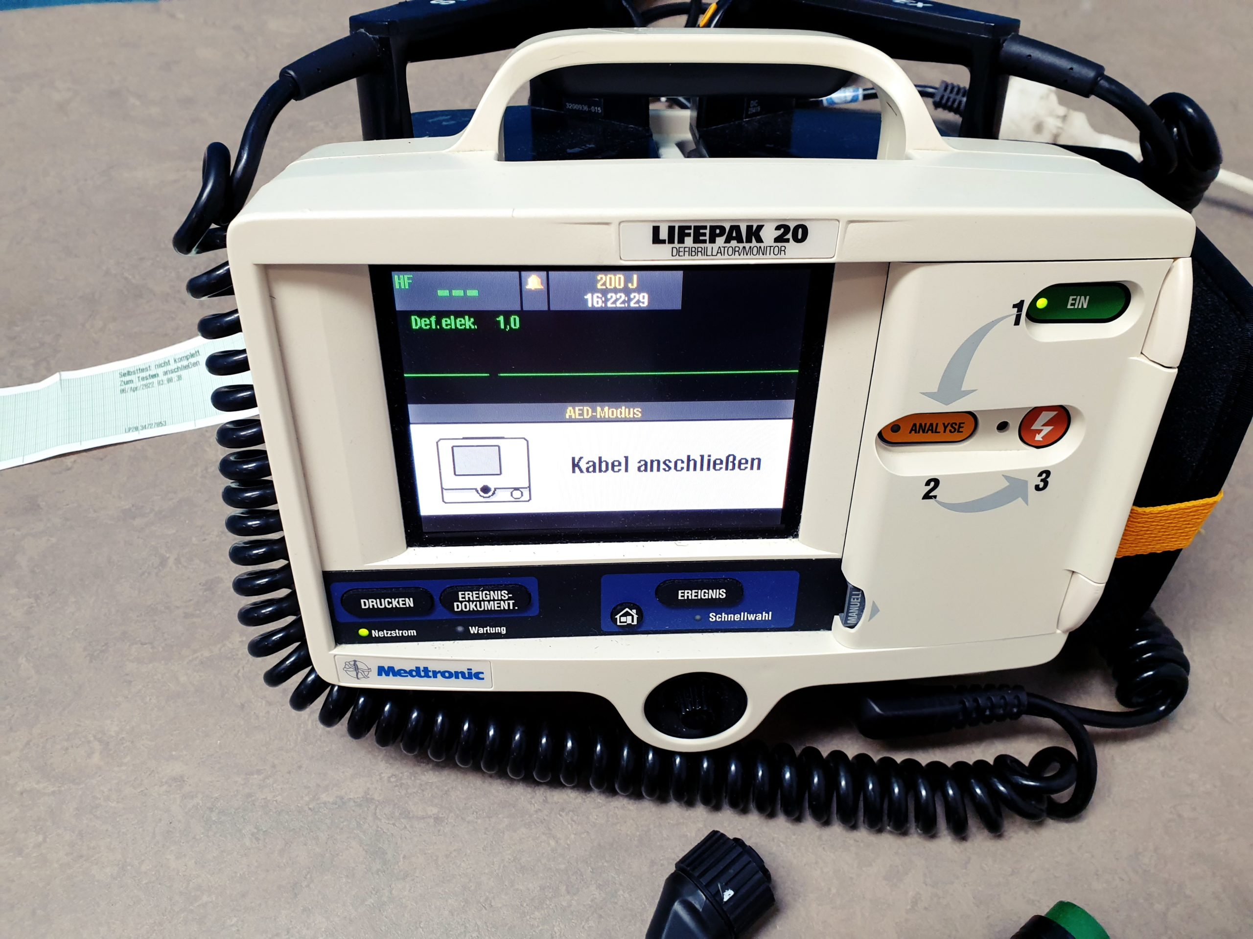MEDTRONIC Lifepak 20 Defibrillator mit Zubehör, EKG, ….. thumbnail 4