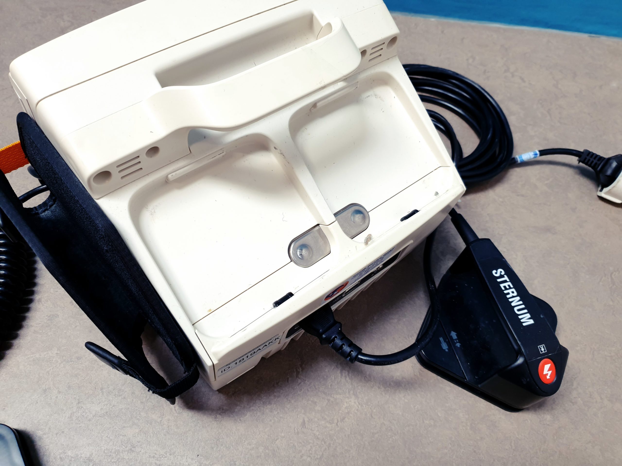 MEDTRONIC Lifepak 20 Defibrillator mit Zubehör, EKG, ….. thumbnail 6