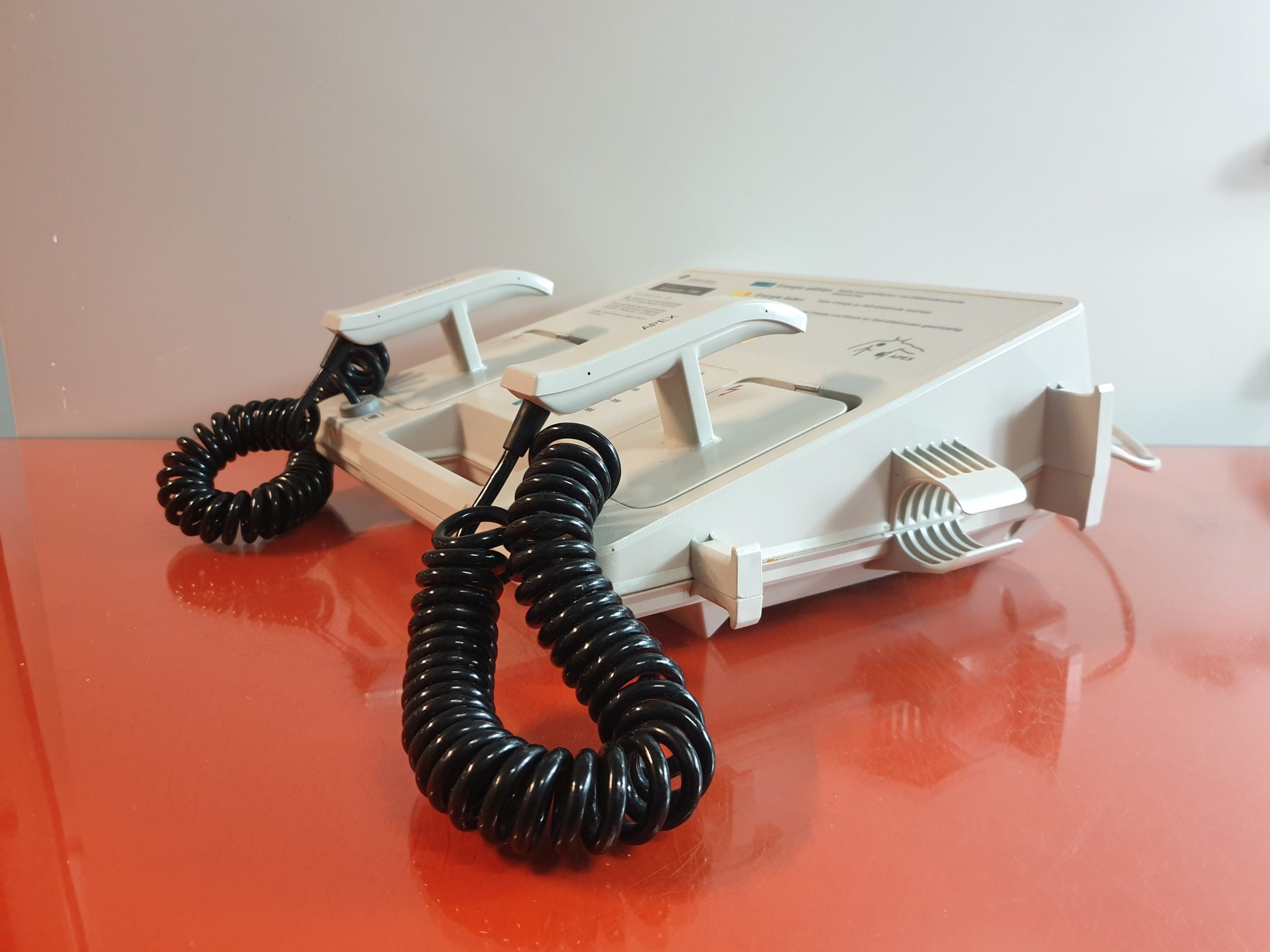 GE Healthcare Hellige Marquette Responder 1000 Defibrillator – Netzbetrieb – Akkuleistung ist uns unbekannt– thumbnail 5