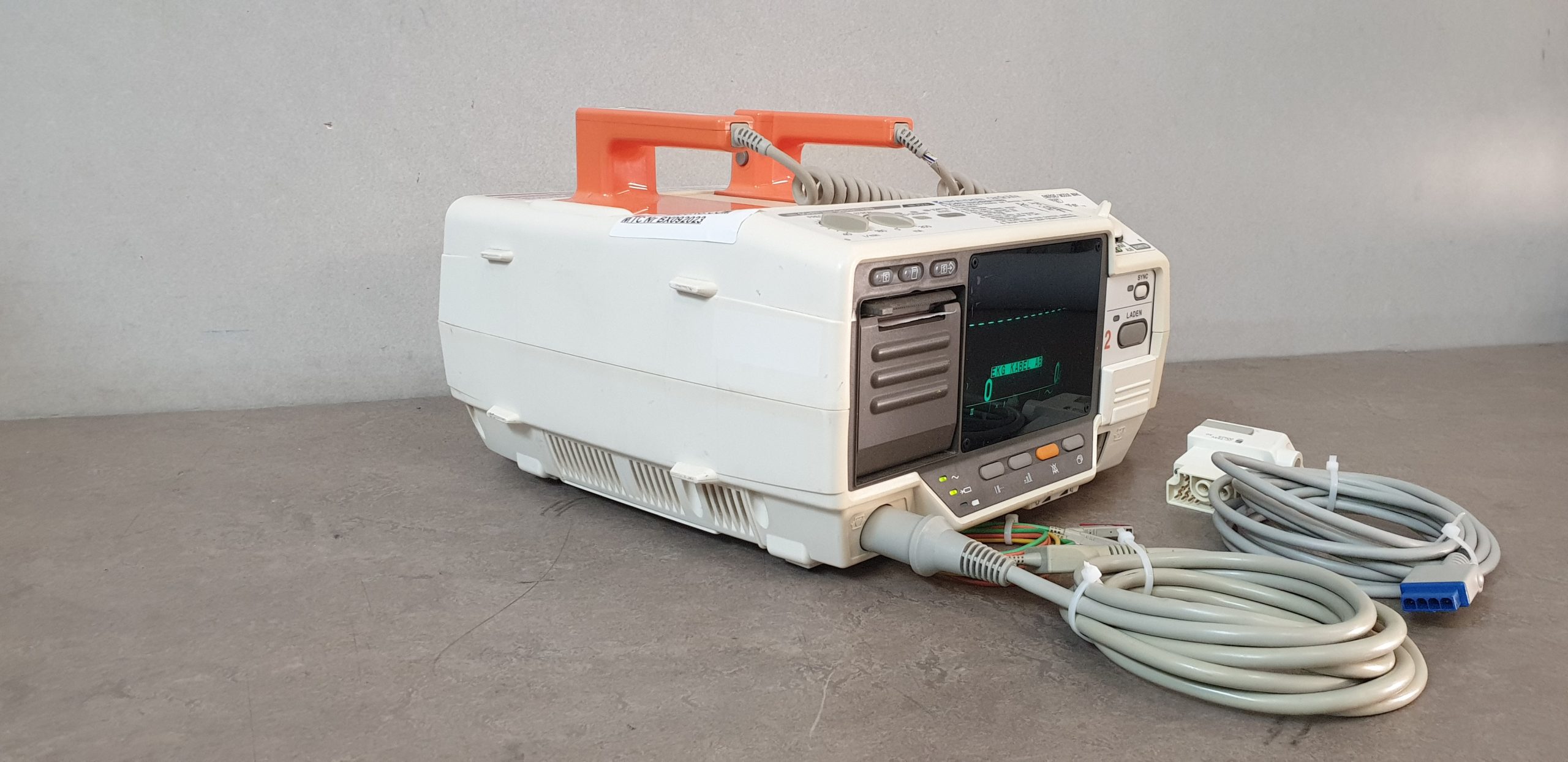 Nihon Kohden CardioLife TEC-7531G Defi Defibrilator mit Zubehör thumbnail 3