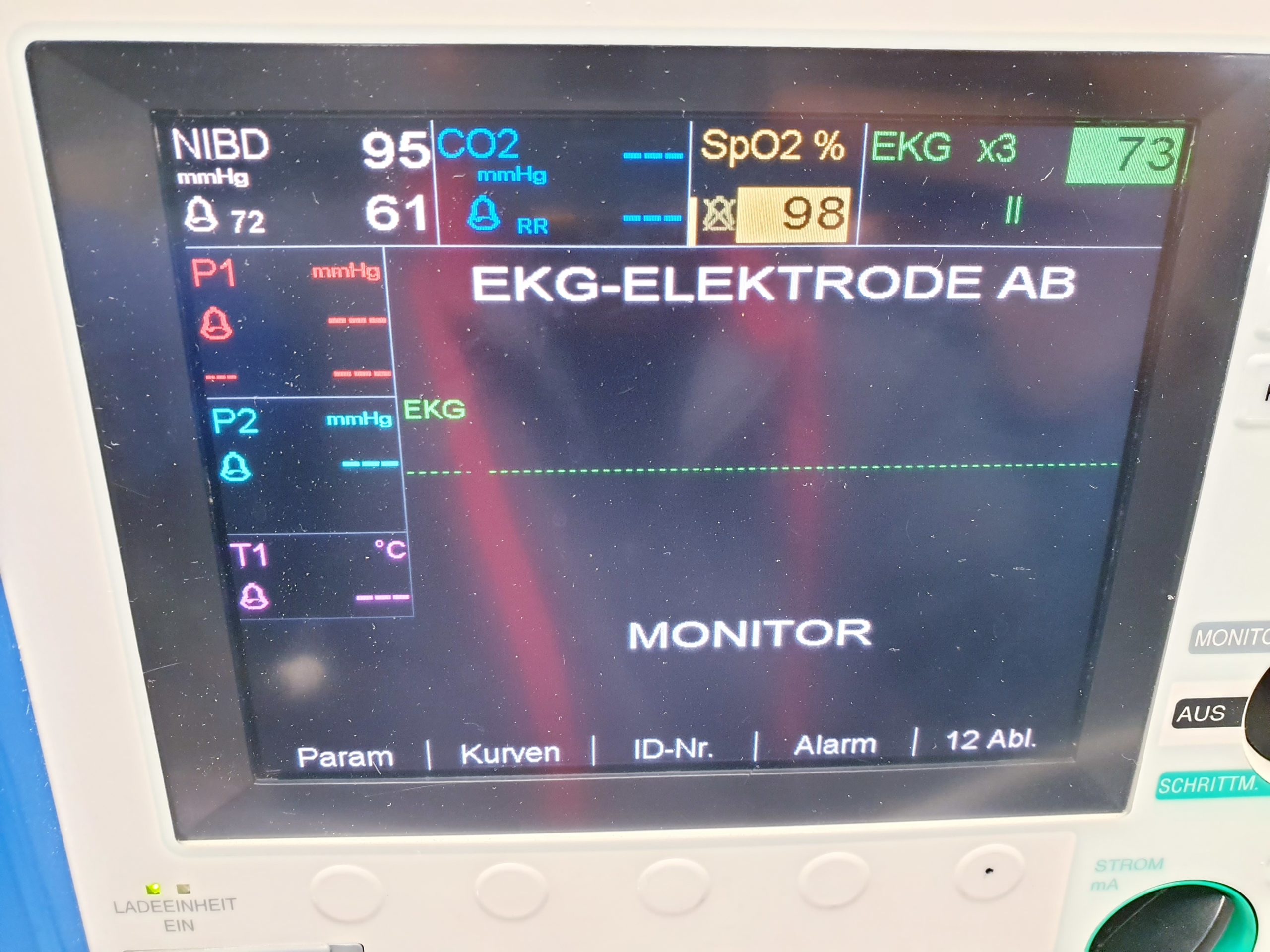 Zoll M-Serie Defibrillator thumbnail 5