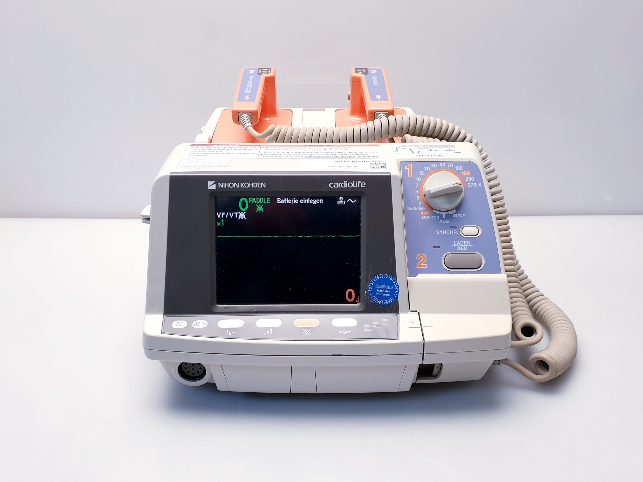 Nihon Kohden Cardiolife Tec-7721K Defibrillator — image 1 of 11