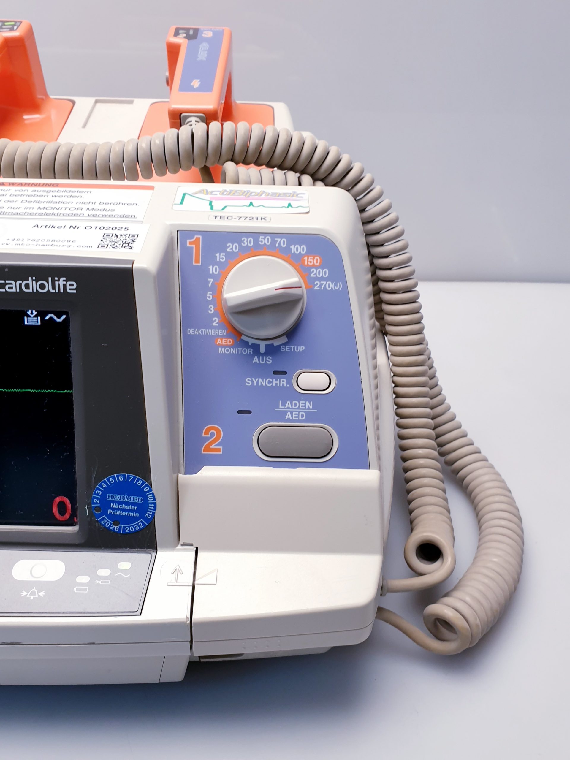 Nihon Kohden Cardiolife Tec-7721K Defibrillator thumbnail 4