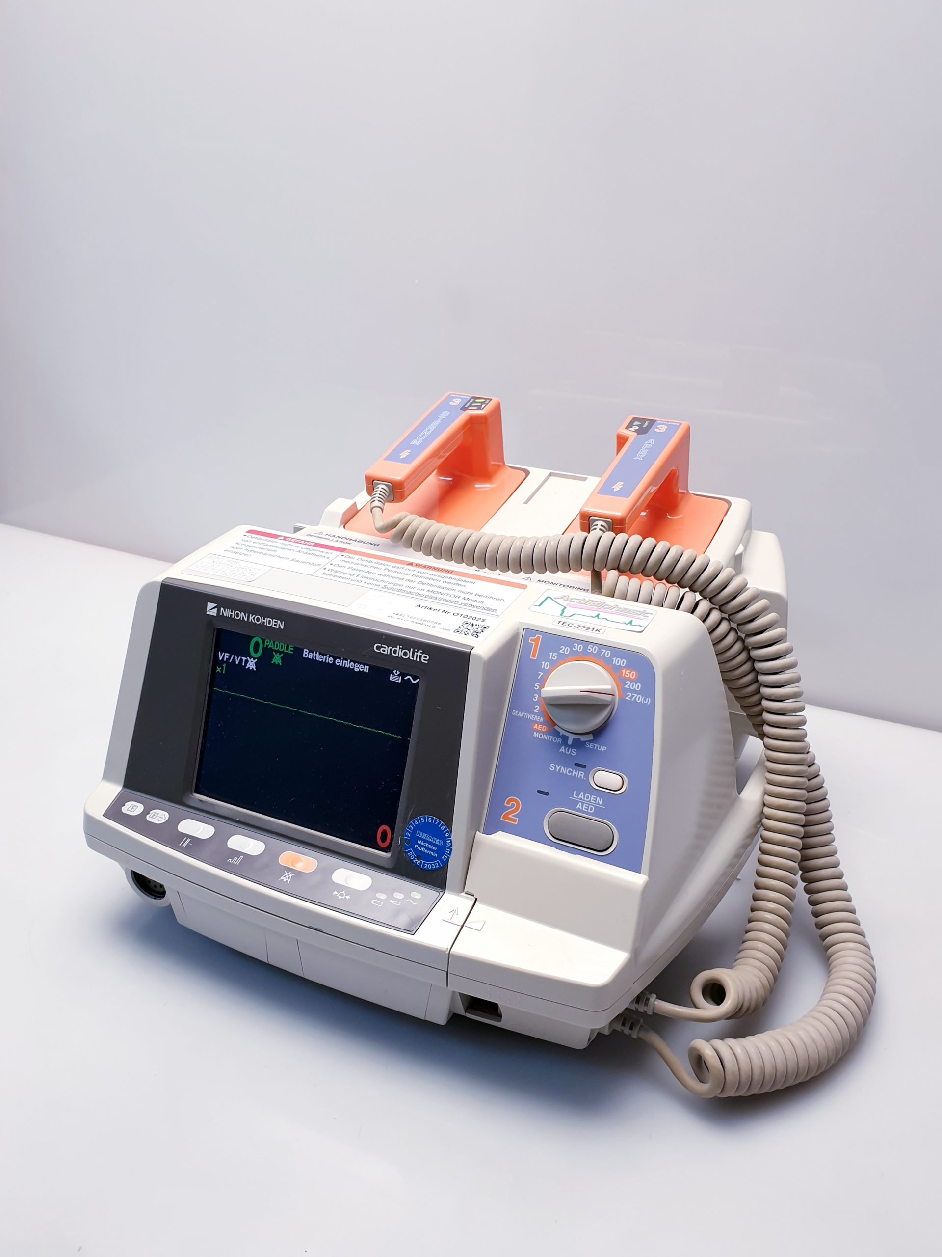 Nihon Kohden Cardiolife Tec-7721K Defibrillator thumbnail 5
