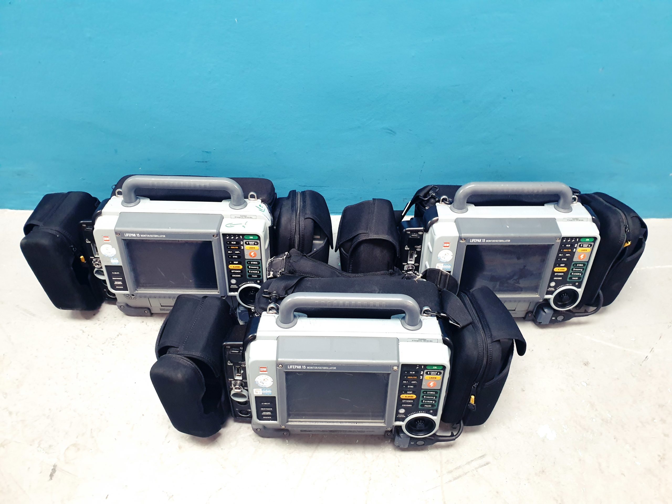 PHYSIO – CONTROL LIFEPAK 15 Defi – Defibrilator — image 1 of 8