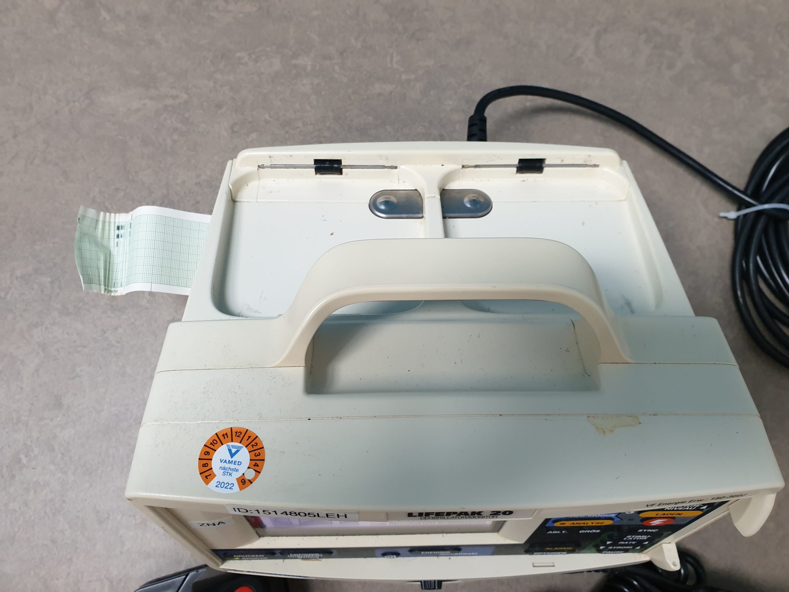 MEDTRONIC Lifepak 20 Defibrillator thumbnail 2