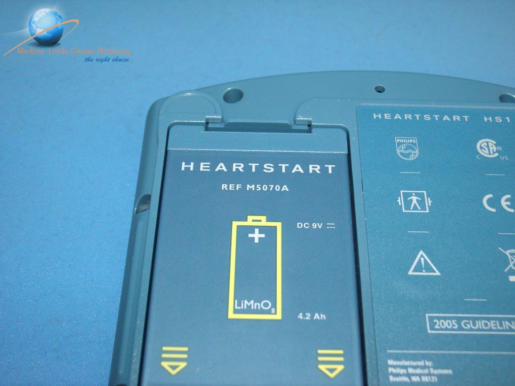 PHILIPS HeartStart HS1 Defibrillator — image 1 of 1