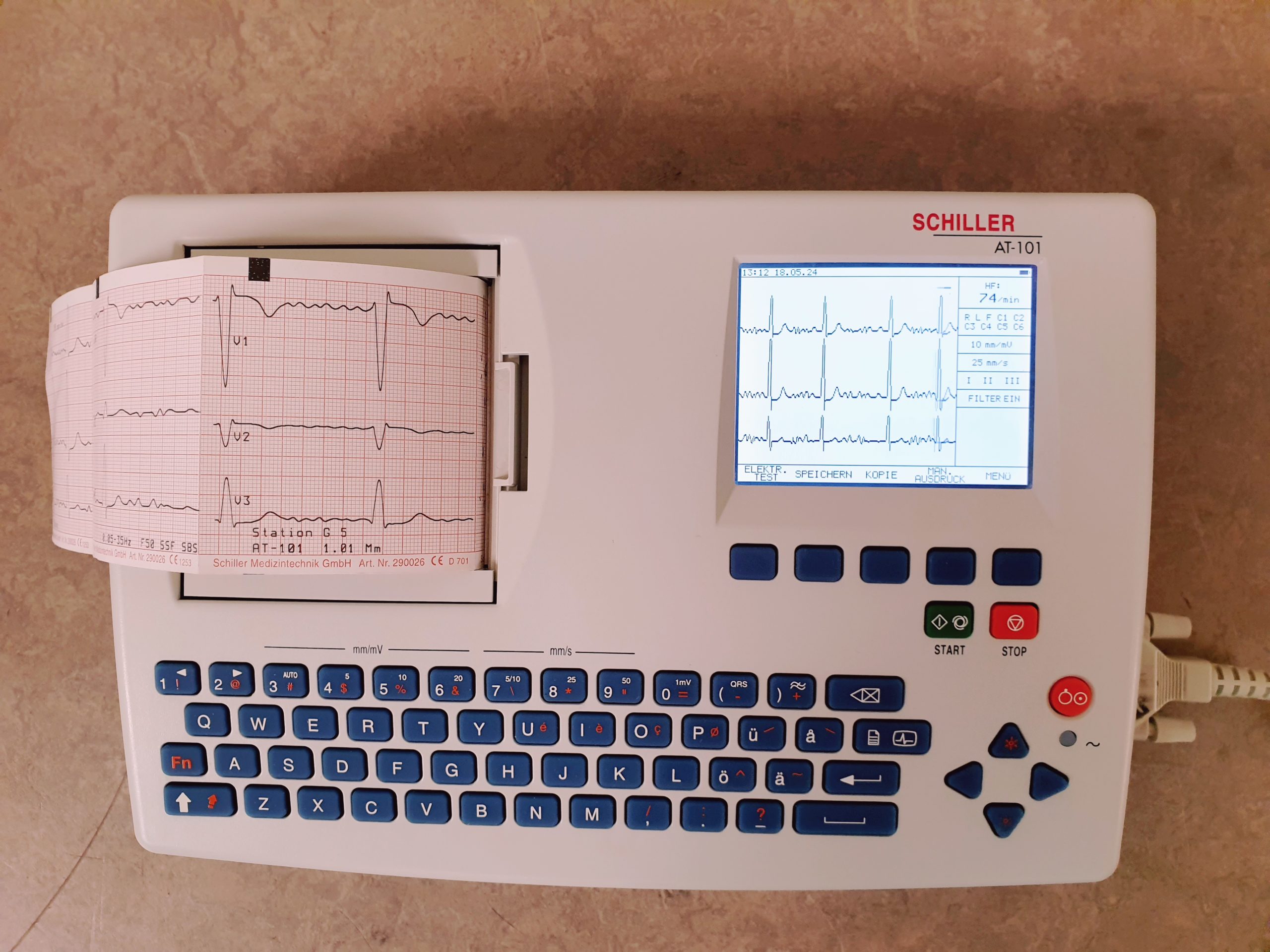 Schiller AT-101 // AT 101 EKG 12 Kanal Gerät mit LCD Display , Patientenkabel thumbnail 4