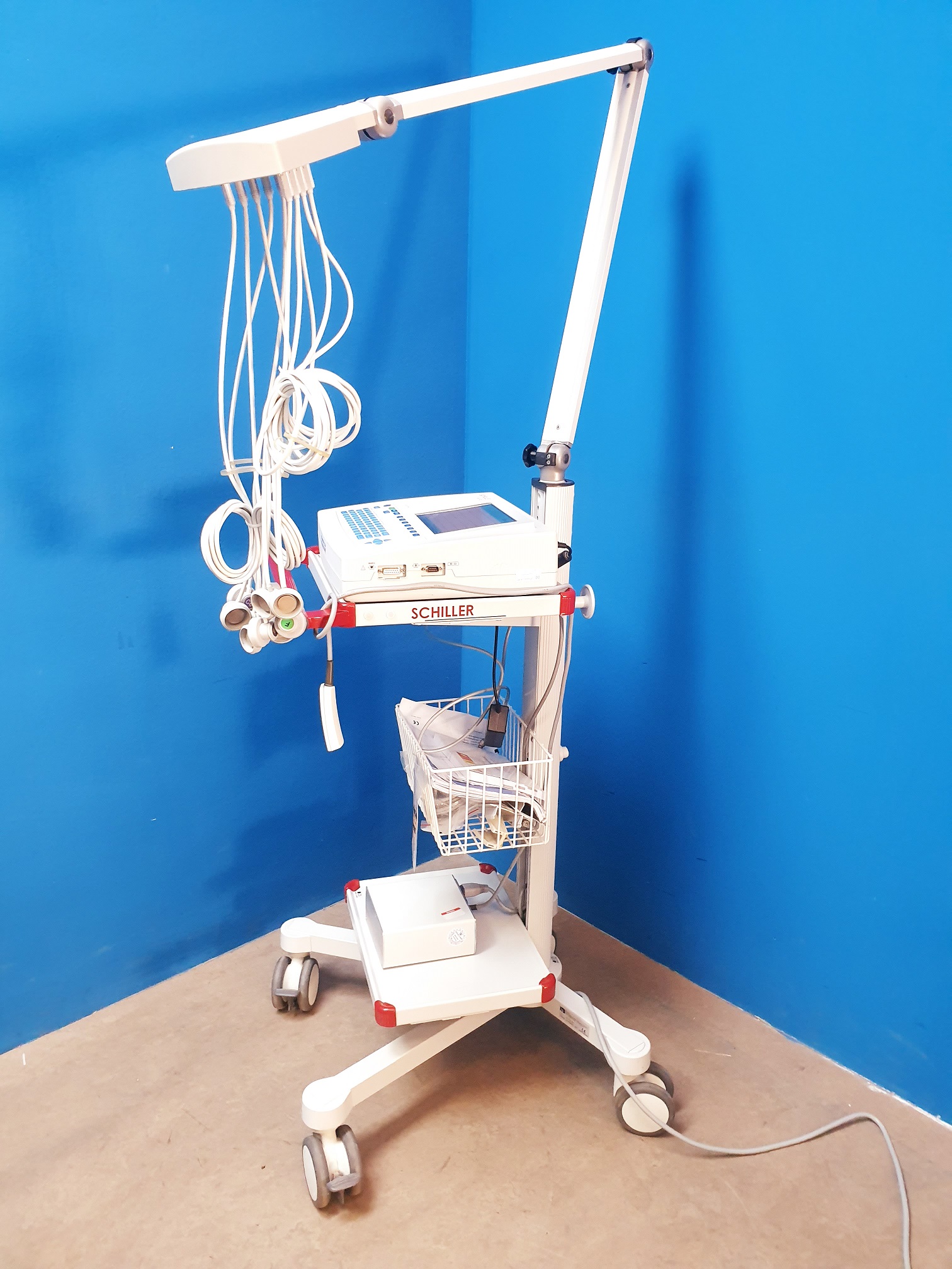 Schiller Cardiovit at-102 plus ekg + DT80 Sauganlage — image 1 of 4