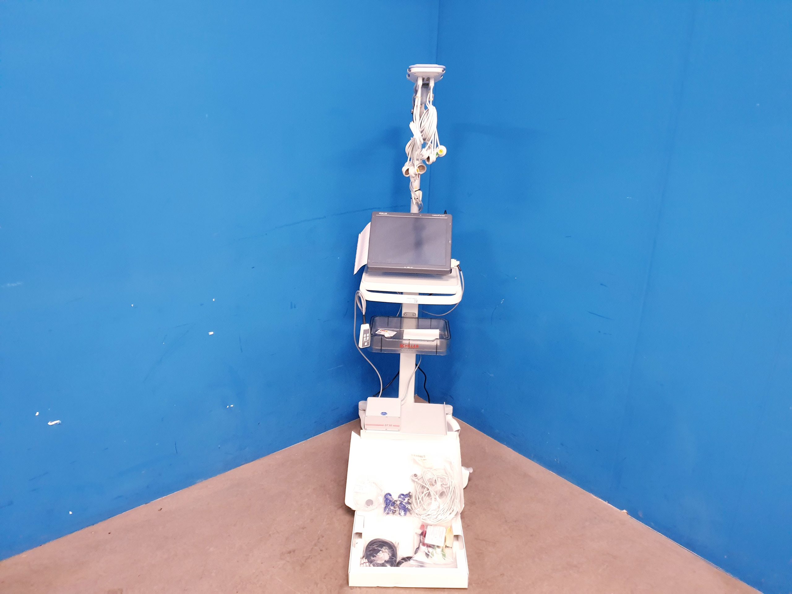 Schiller Cardiovit MS-2015 + DT80 Sauganlage — image 1 of 15