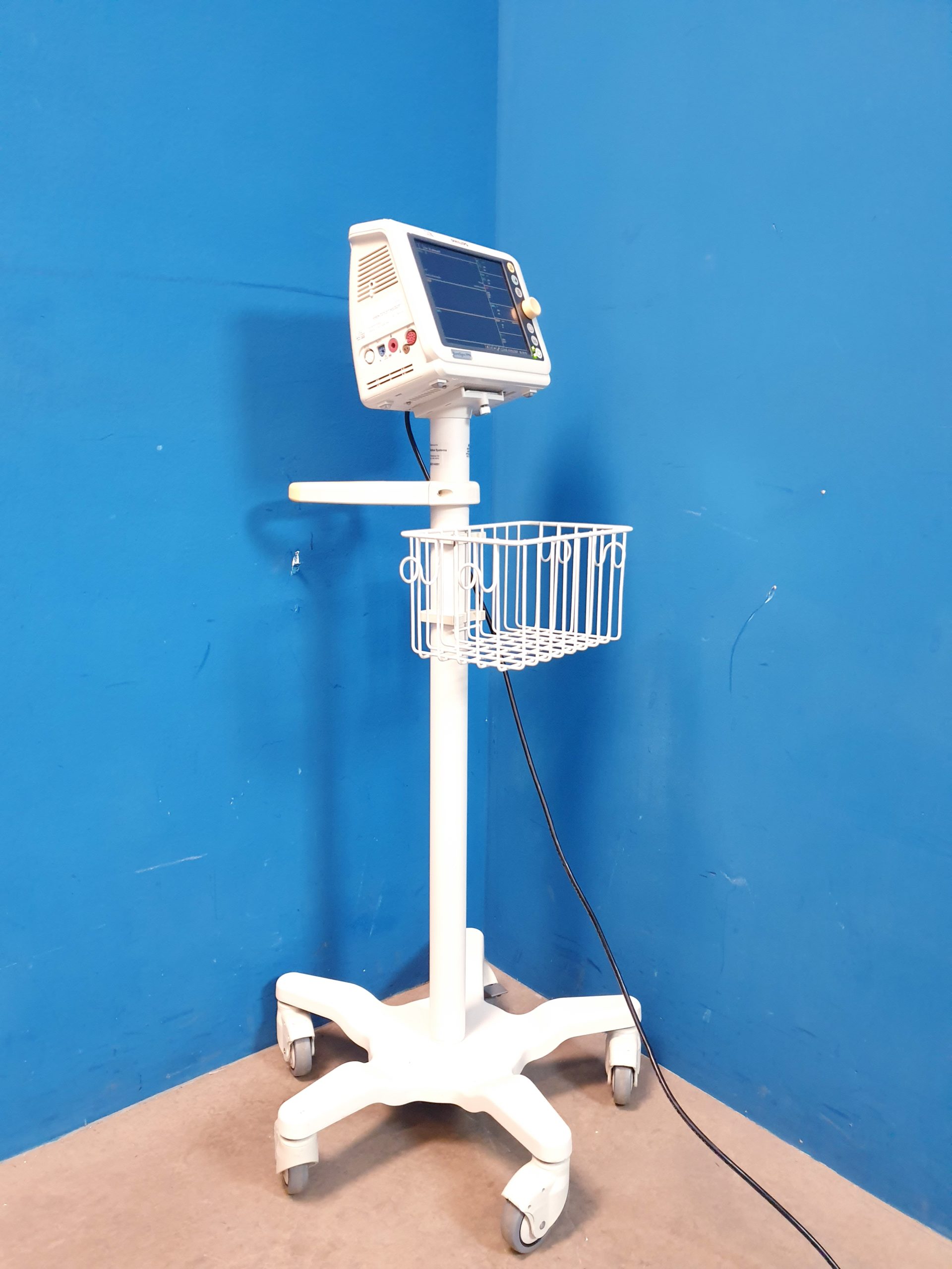Philips SureSigns VM6 NIBP SpO2, EkG, Temp – auf Gestell thumbnail 8
