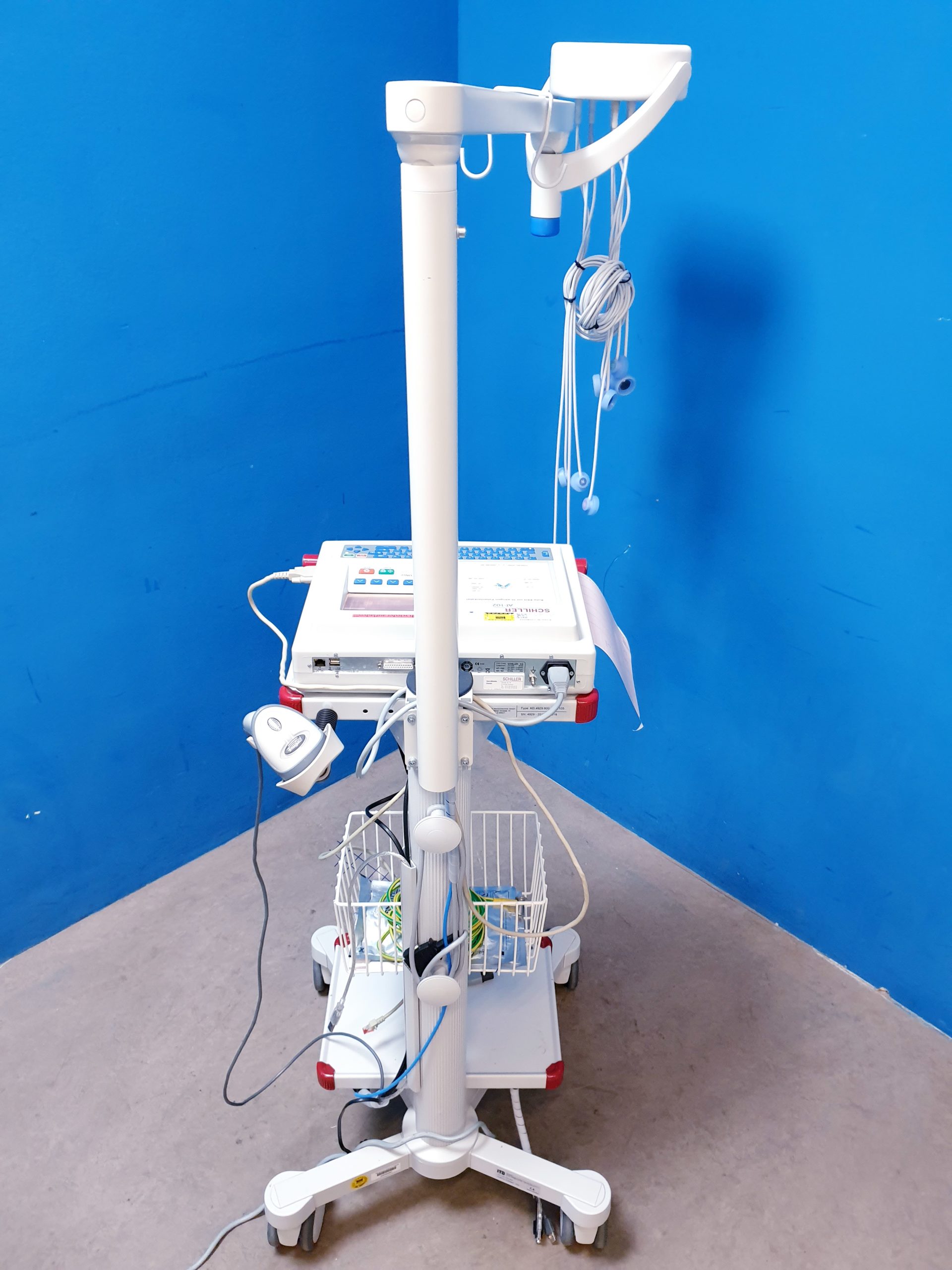 Schiller Cardiovit AT-102 plus ekg + Saug – Ohne Pumpe thumbnail 8
