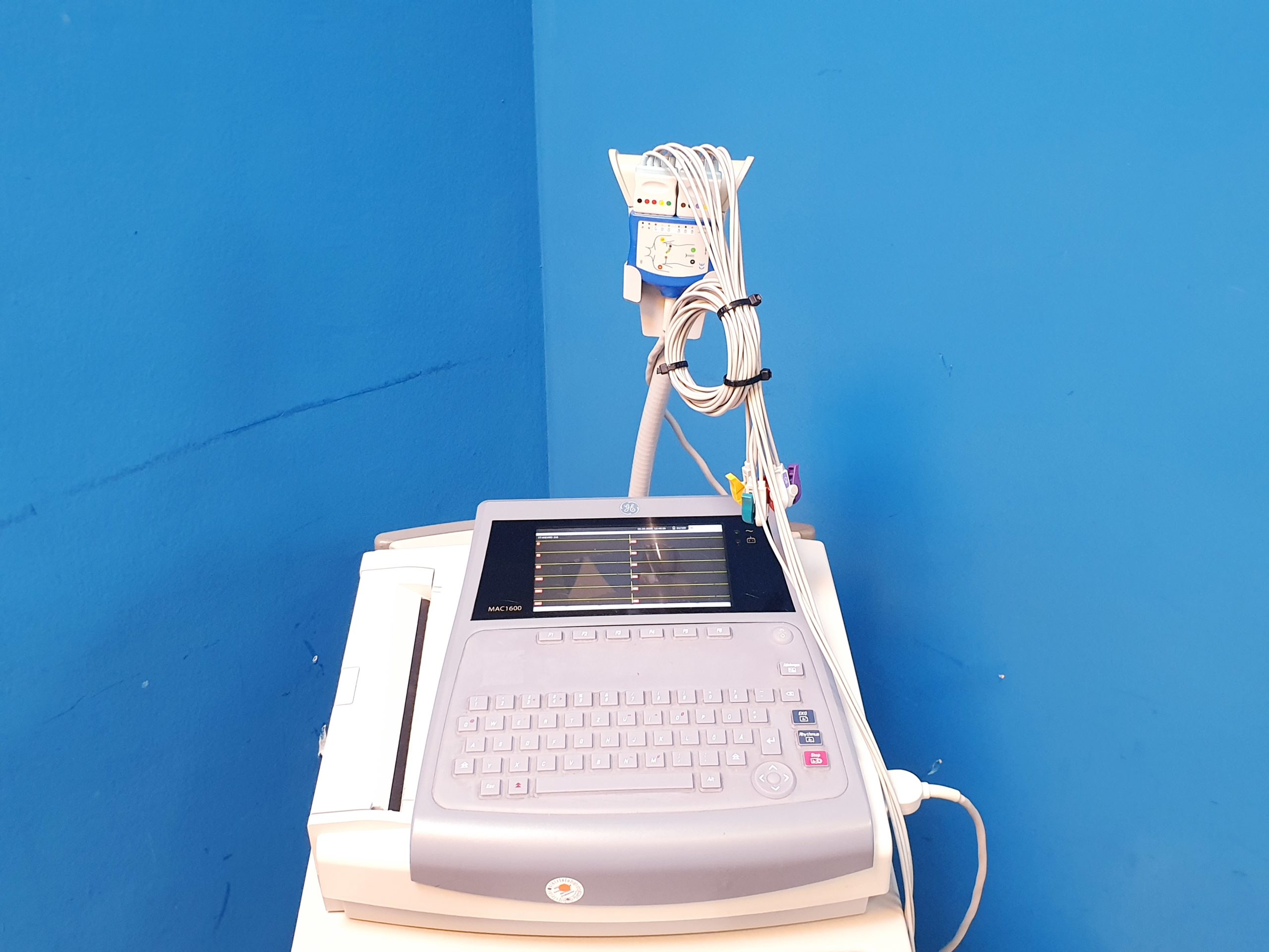 Ge Mac 1600 MAC1600 EKG Gerät mit Gerätewagen mit Kabelarmhalterung thumbnail 4