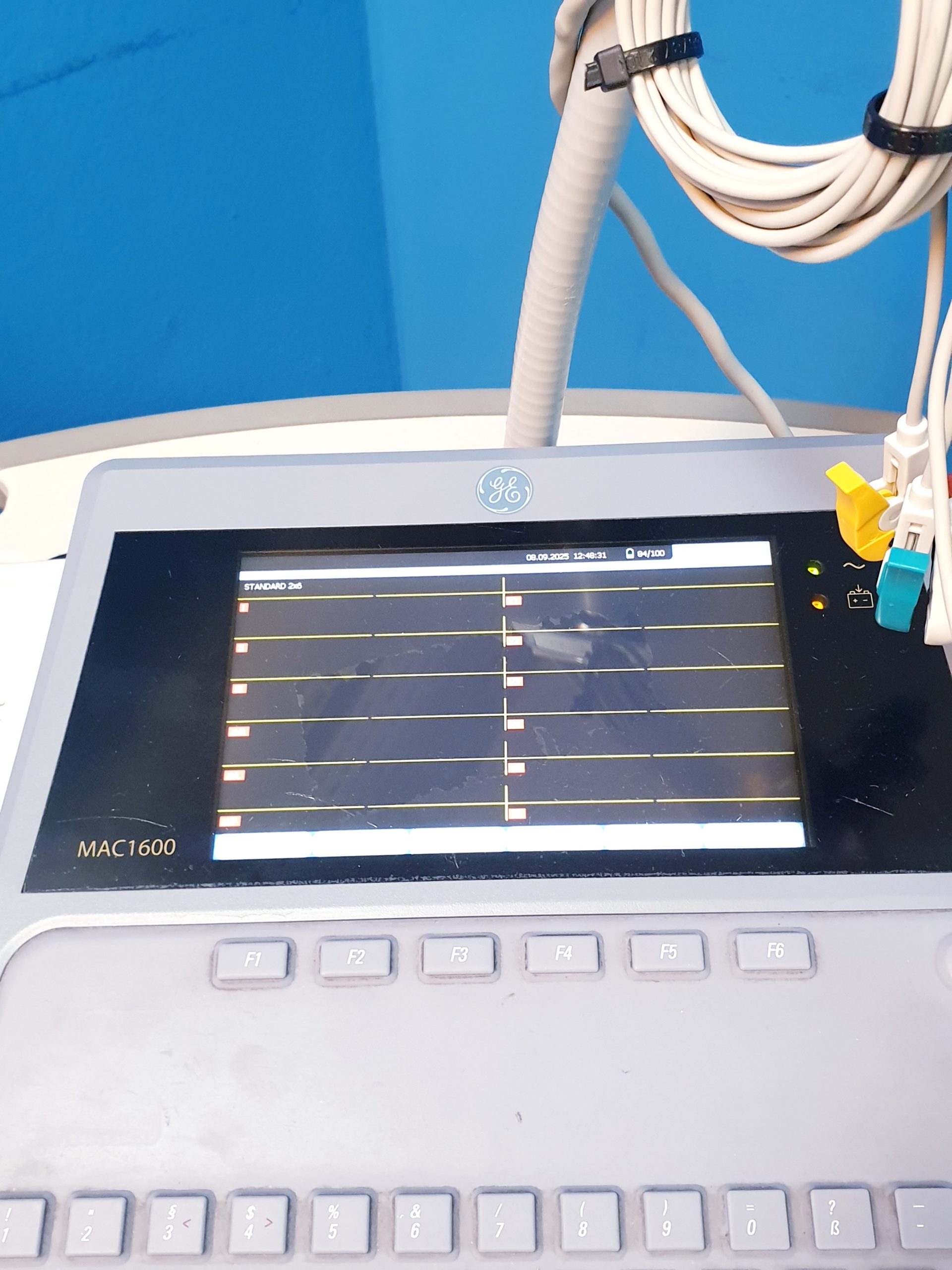 Ge Mac 1600 MAC1600 EKG Gerät mit Gerätewagen mit Kabelarmhalterung thumbnail 5