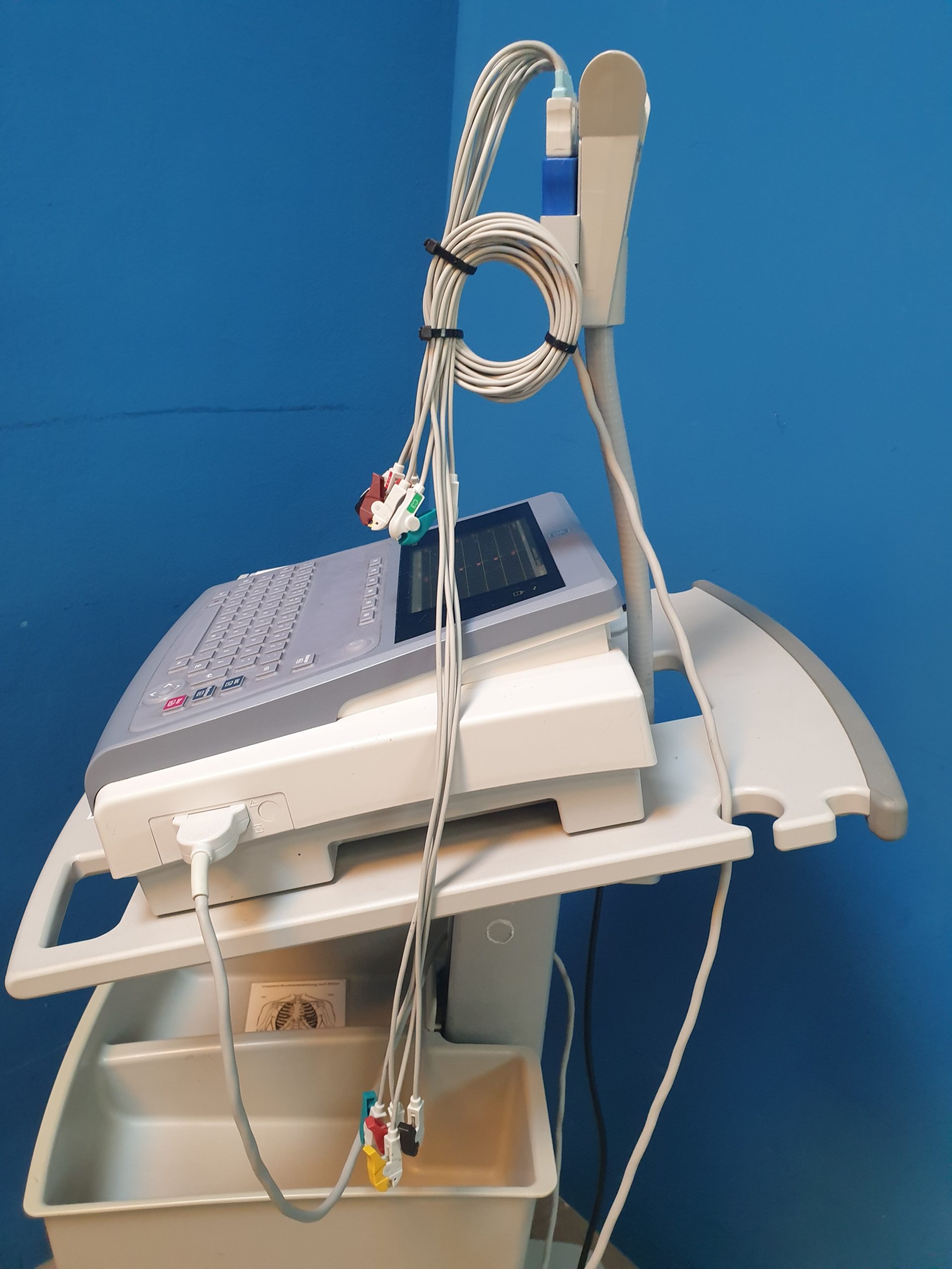 Ge Mac 1600 MAC1600 EKG Gerät mit Gerätewagen mit Kabelarmhalterung thumbnail 11