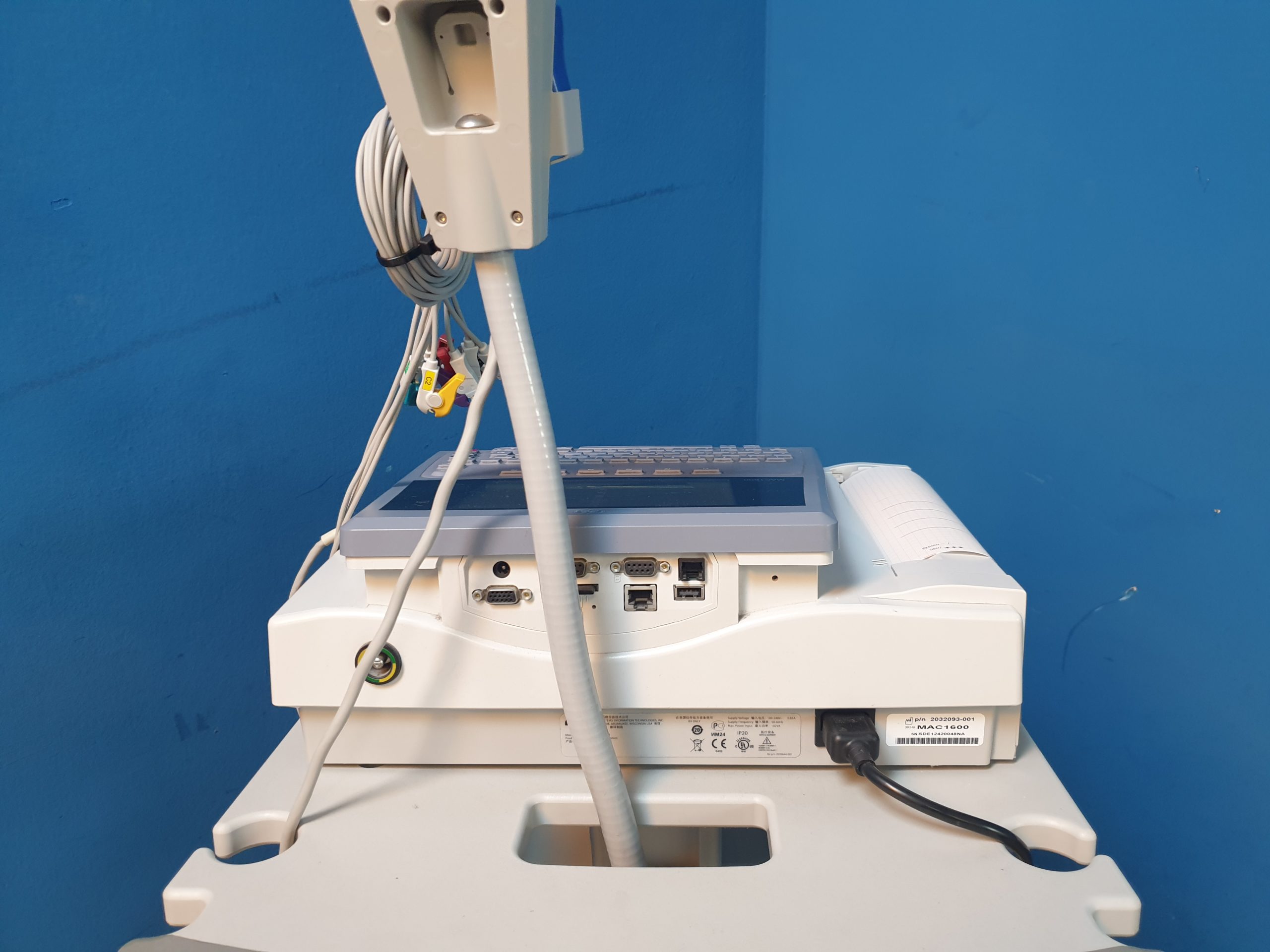 Ge Mac 1600 MAC1600 EKG Gerät mit Gerätewagen mit Kabelarmhalterung thumbnail 14