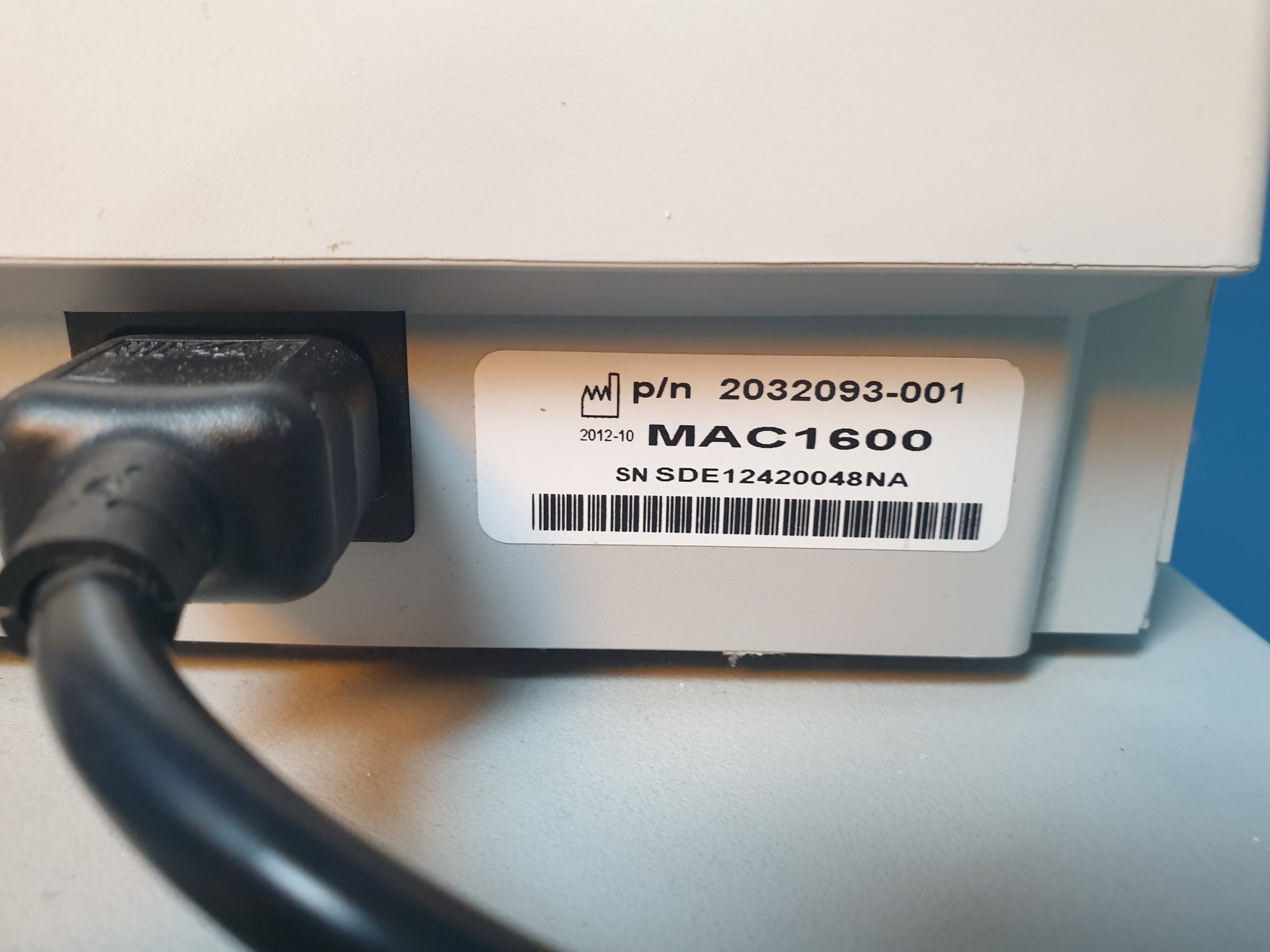 Ge Mac 1600 MAC1600 EKG Gerät mit Gerätewagen mit Kabelarmhalterung thumbnail 17