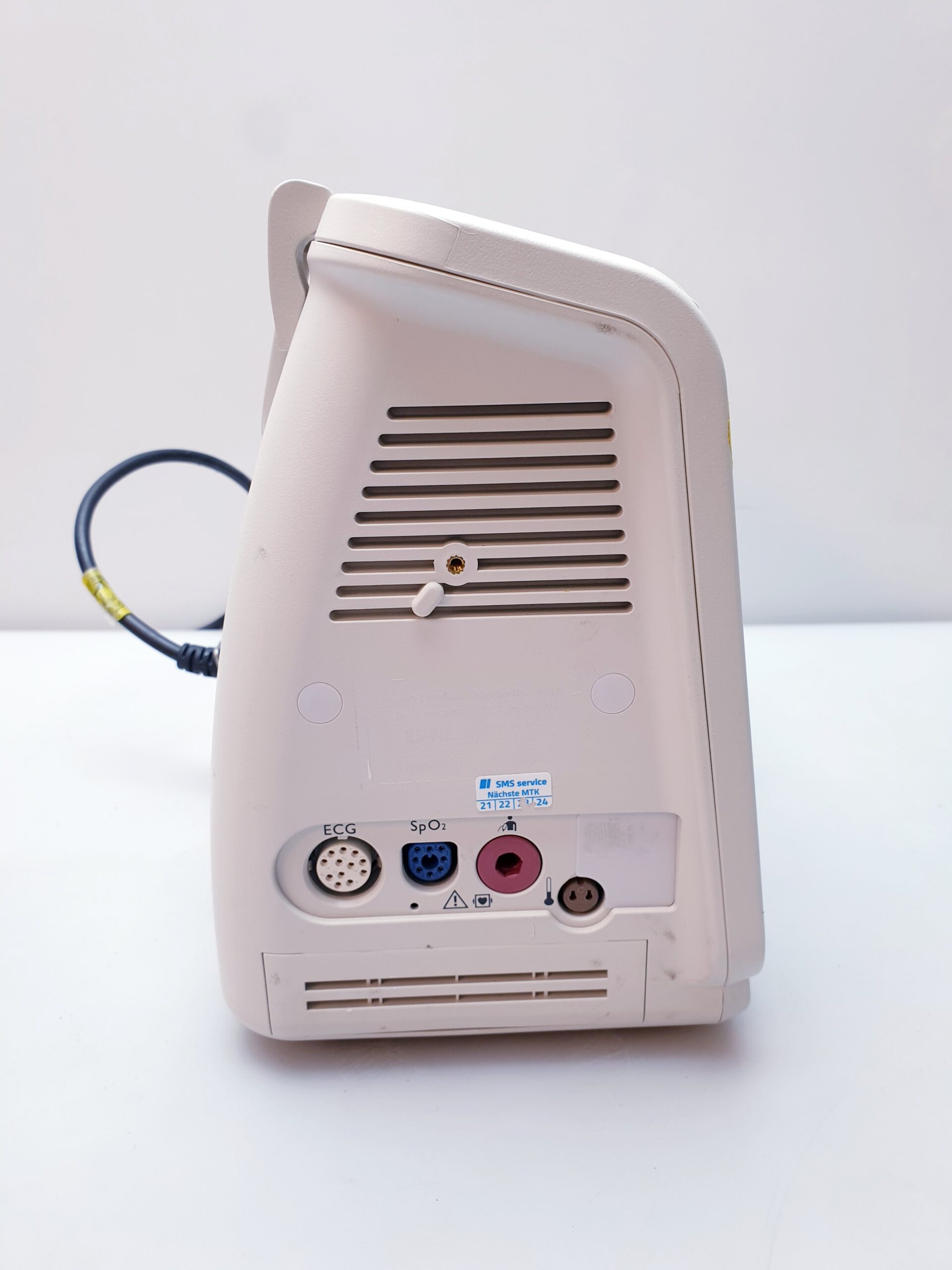 Philips SureSigns VM6 NIBP SpO2, EkG, Temp thumbnail 10