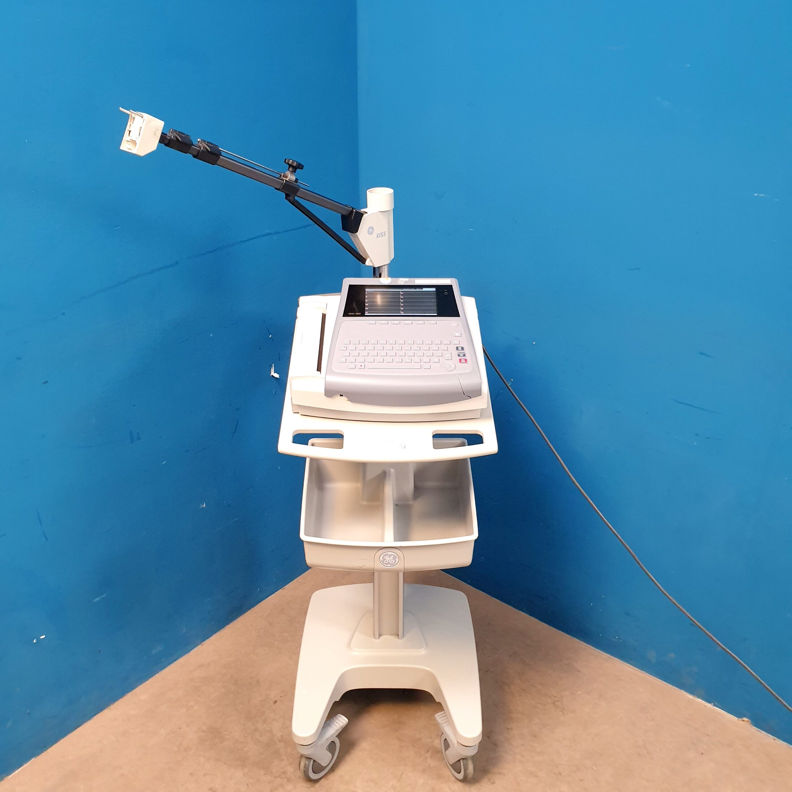 GE MAC 1600 EKG Gerät Ohne Ableitungskabel – mit Rollwagen thumbnail 3