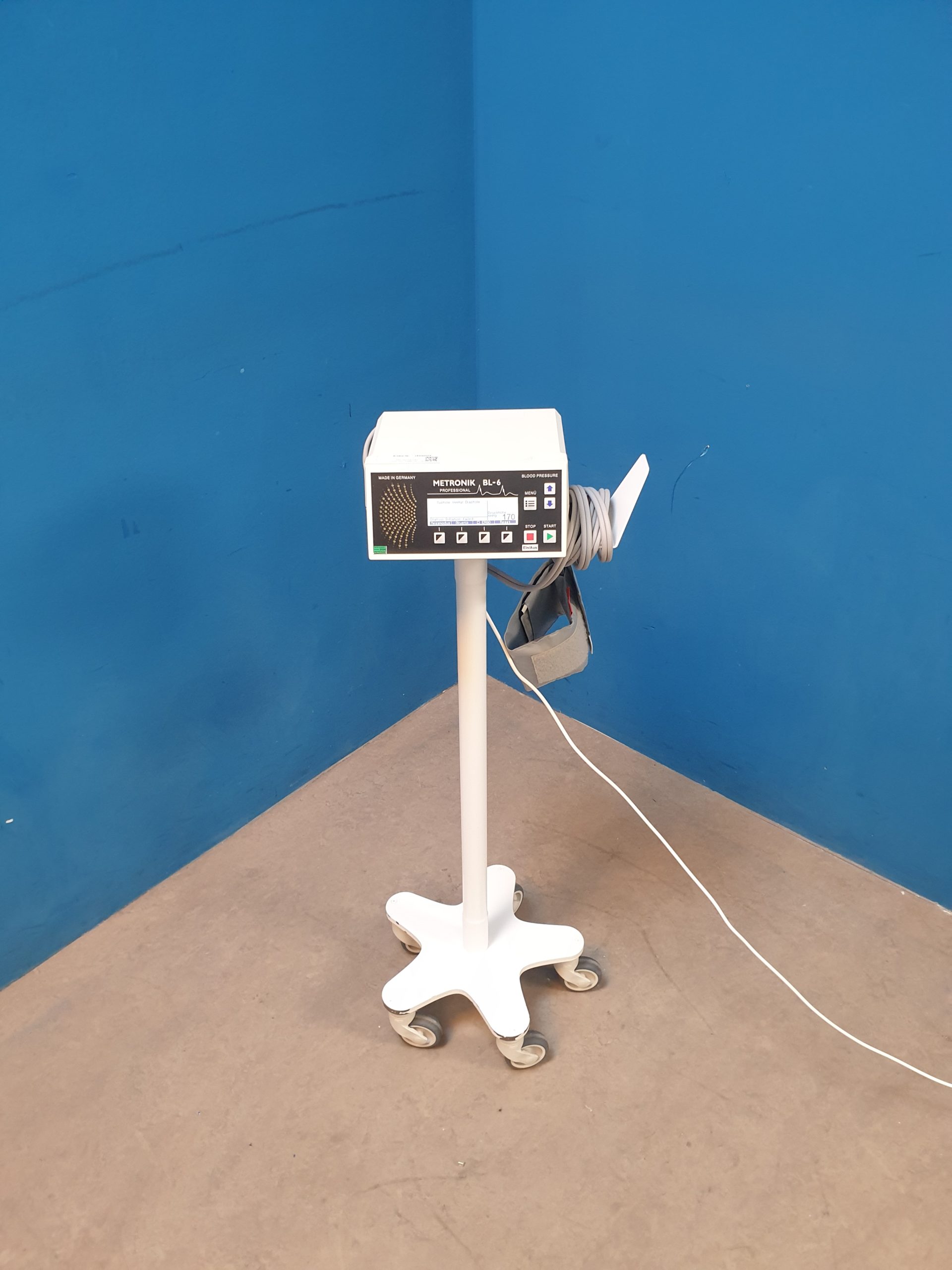 Medtronik Blutdruck-Monitor BL-6 für Ergometrie — image 1 of 7
