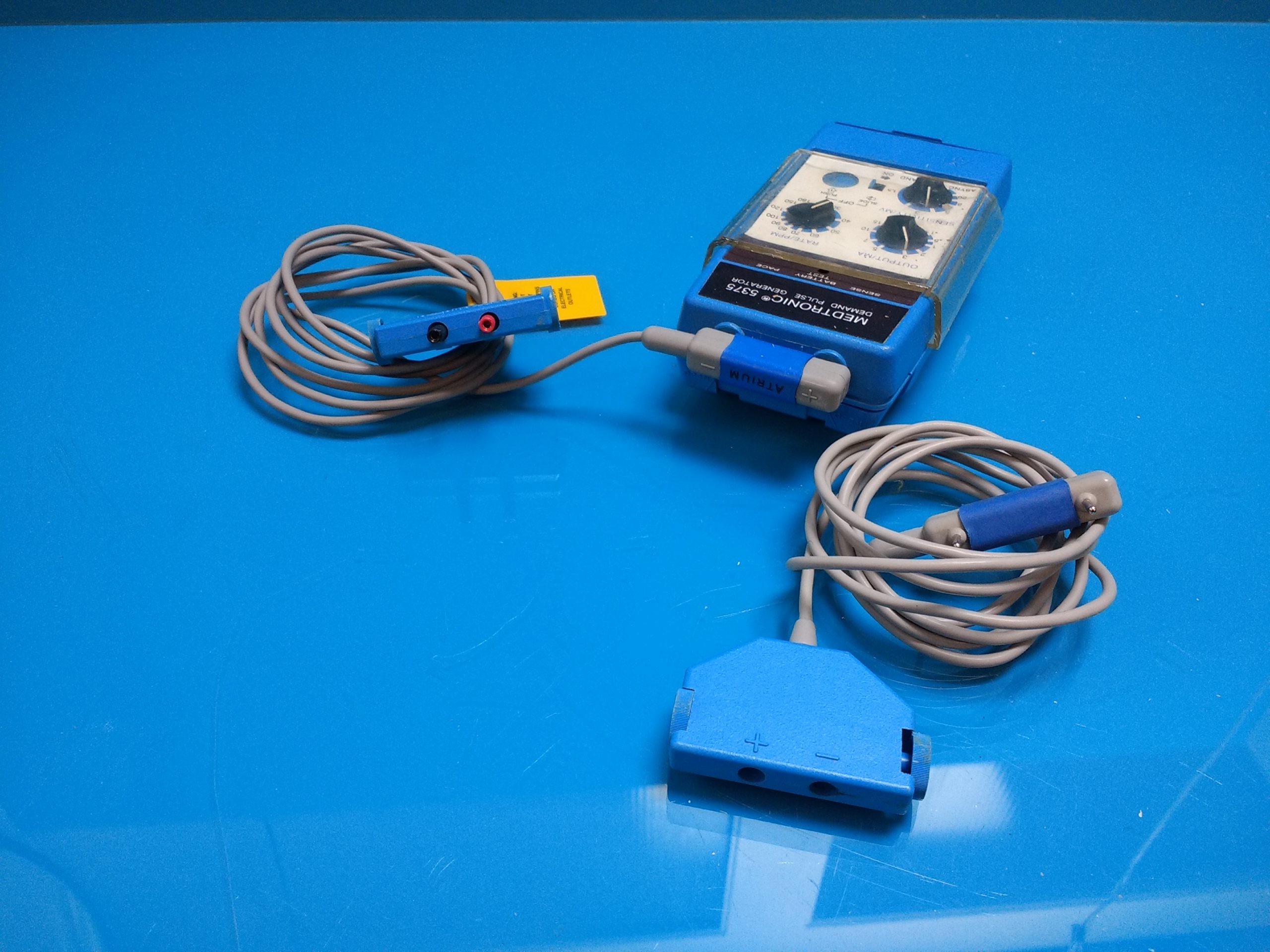 MEDTRONIC 5375 Pacemaker — image 1 of 5