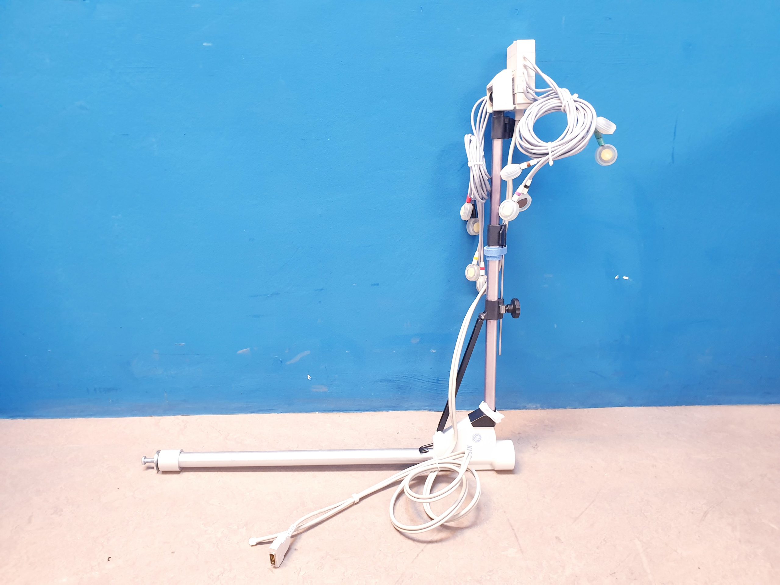 GE Kiss ekg mit Tragearm — image 1 of 8