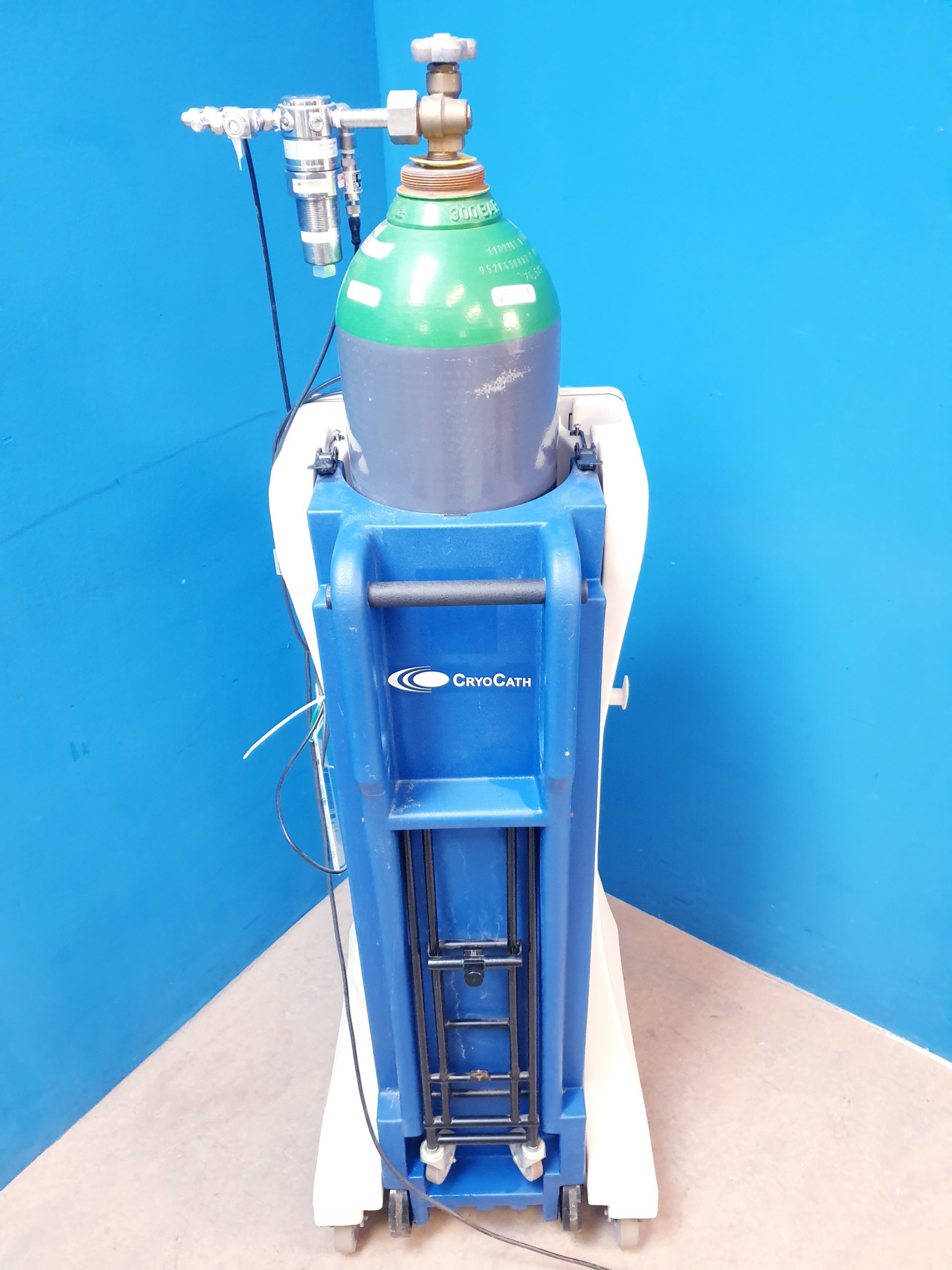 Medtronic Cardioblate CryoFlex Kryoablationssystem mit einer Flasche thumbnail 7