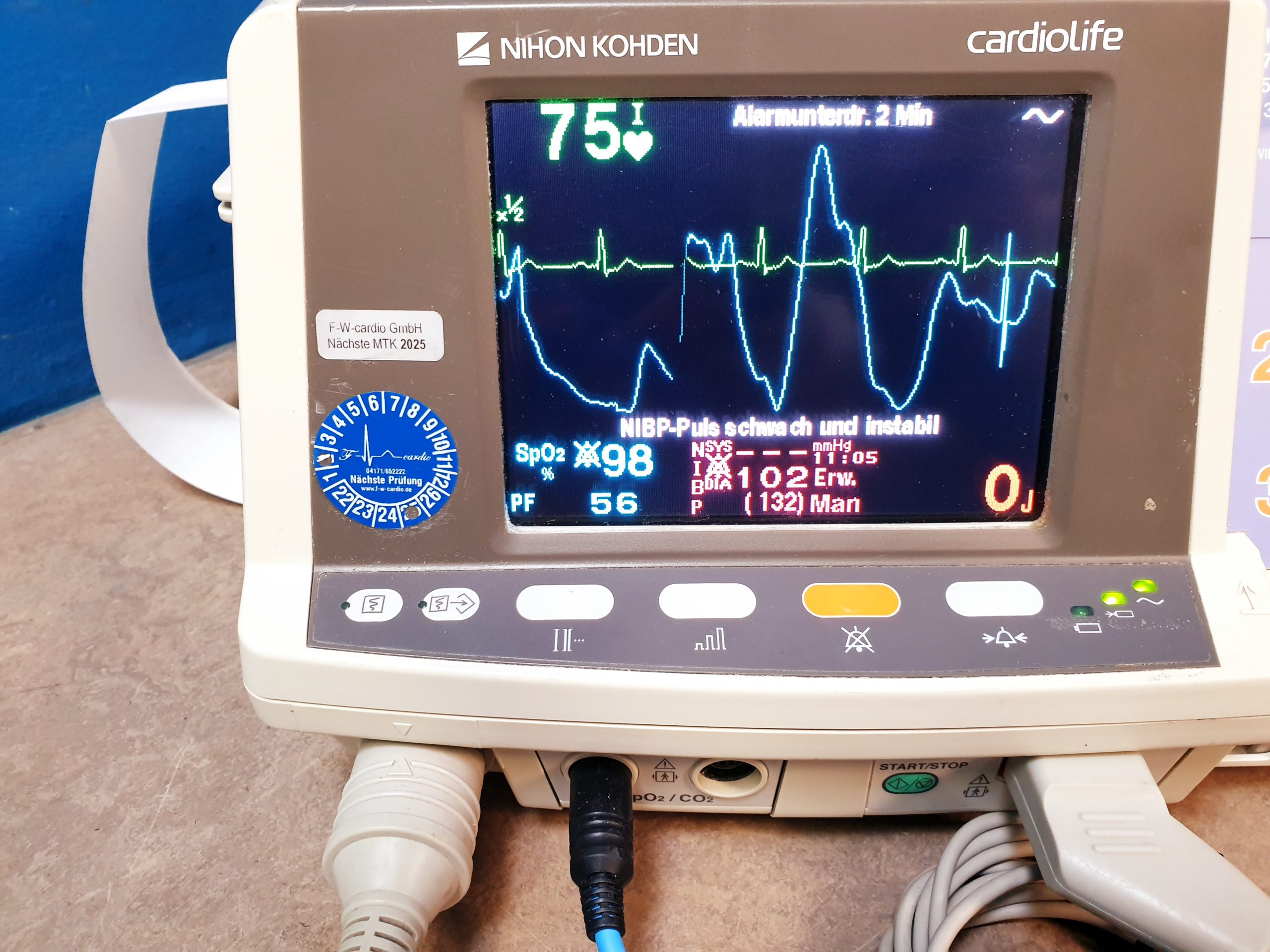 Nihon Kohden Cardiolife Tec-7731K Defibrillator thumbnail 3