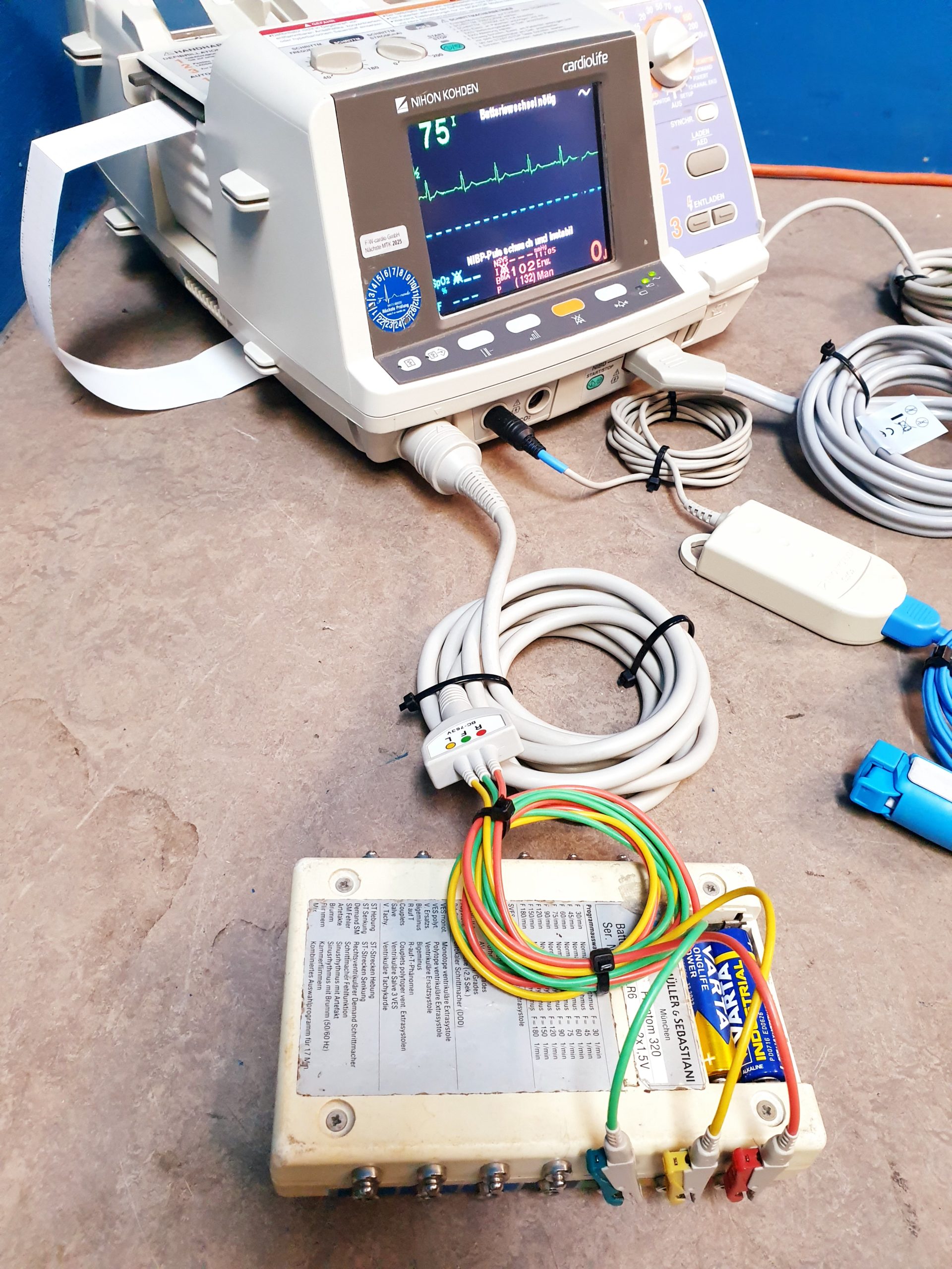 Nihon Kohden Cardiolife Tec-7731K Defibrillator thumbnail 4