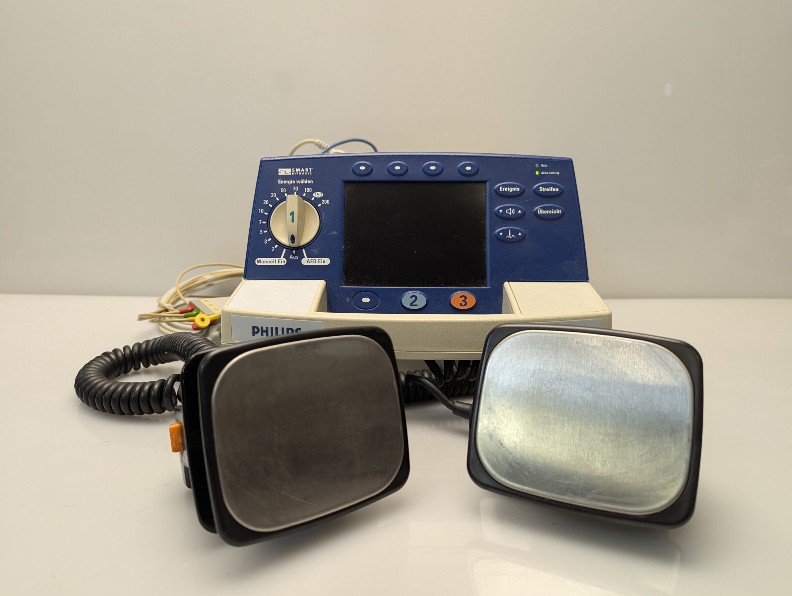 PHILIPS HeartStart XL Defibrillator — image 1 of 14