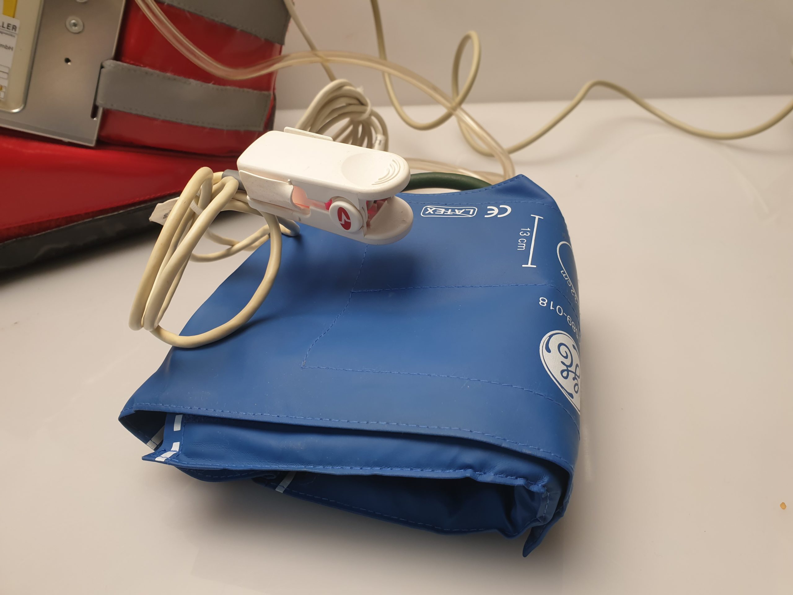 Schiller ARGUS Pro LifeCare Notfall AED Defibrillator thumbnail 10