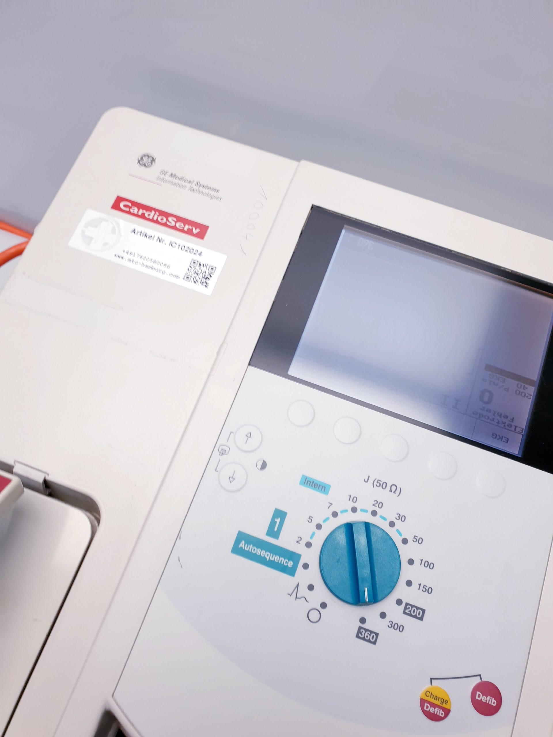 GE Hellige Cardioserv Defibrillator Hellige Cardioserv Defibrillator thumbnail 2